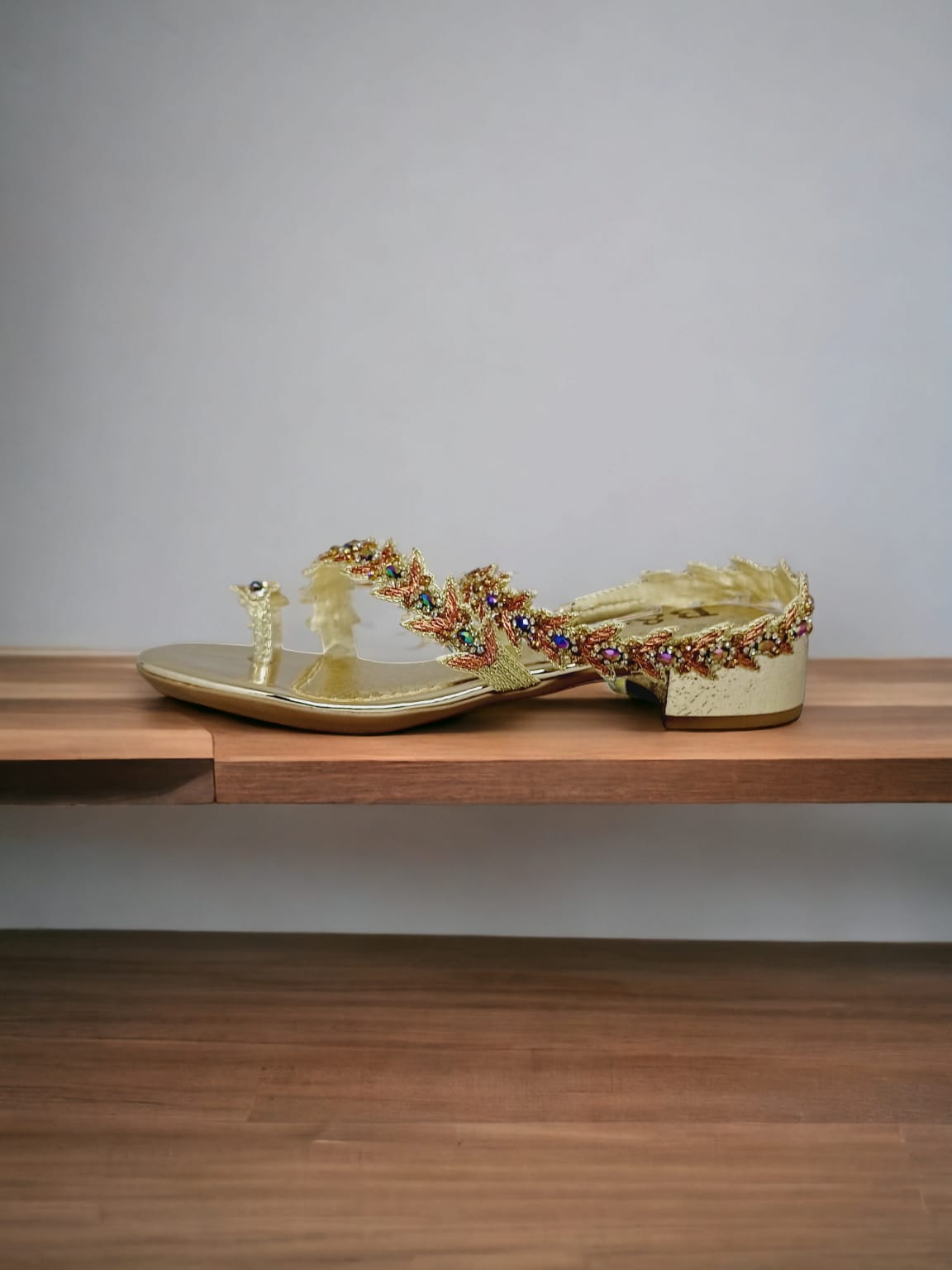 Sandália 9396 Dourado Com Salto Bloco 3cm