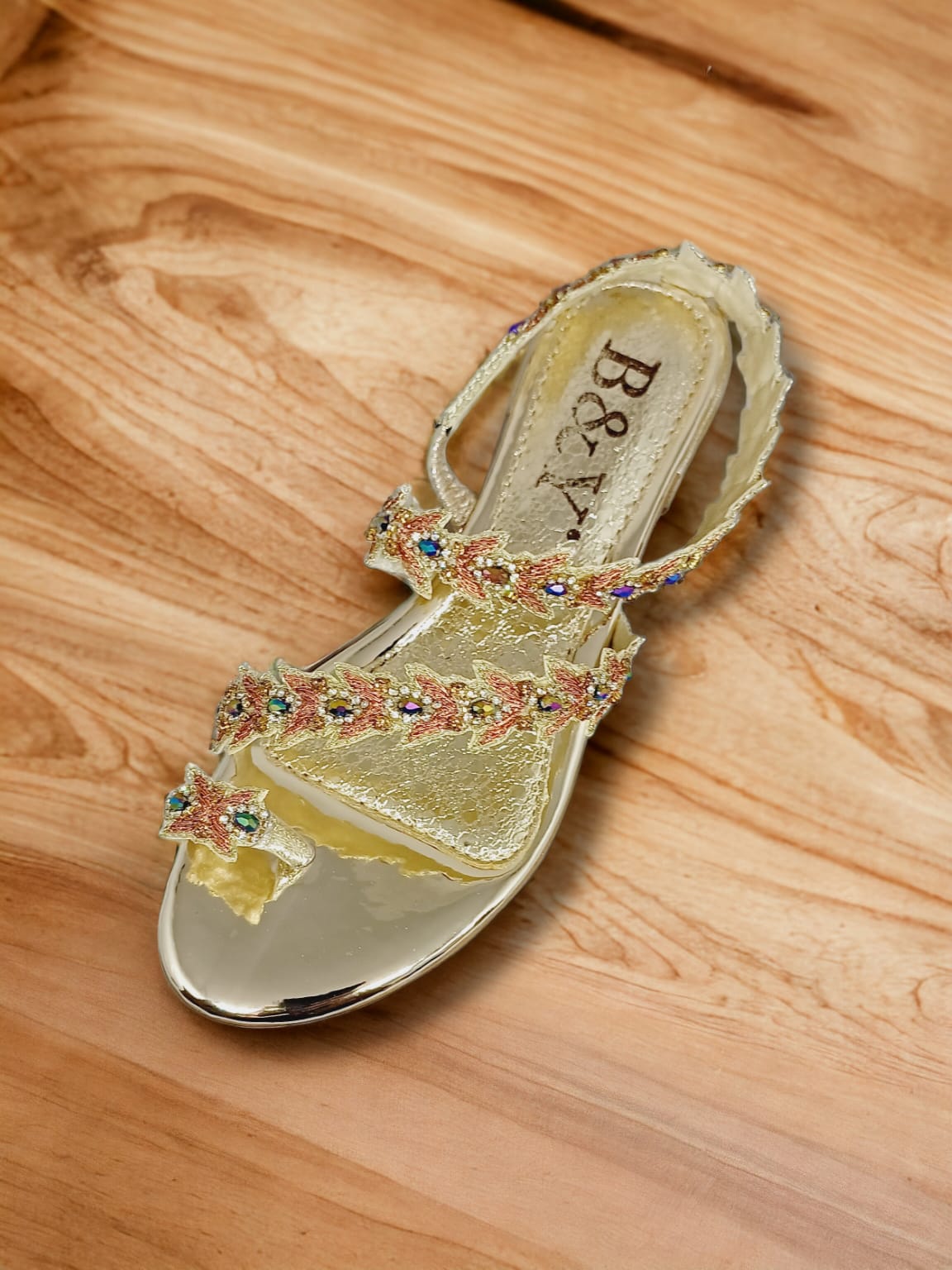 Sandália 9396 Dourado Com Salto Bloco 3cm