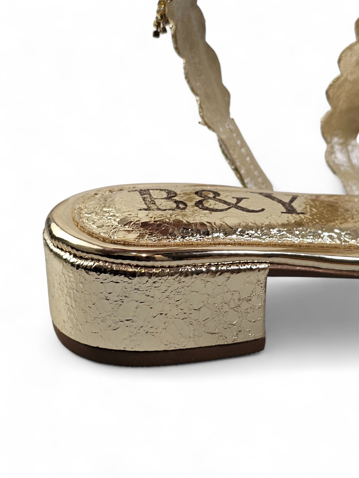 Sandália 9159 Dourado Com Salto Bloco