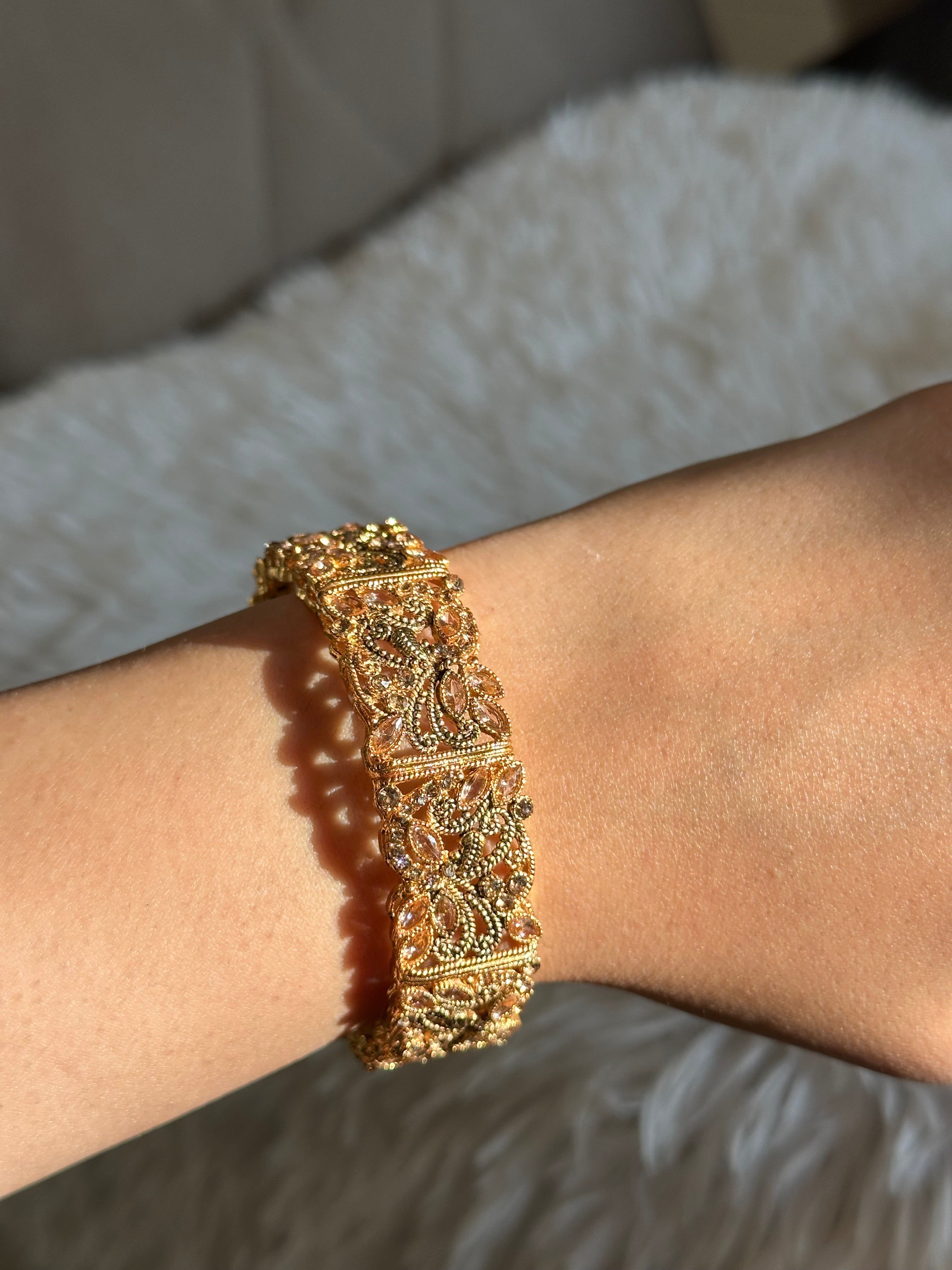 Bracelete Dourado Semi Joia 014