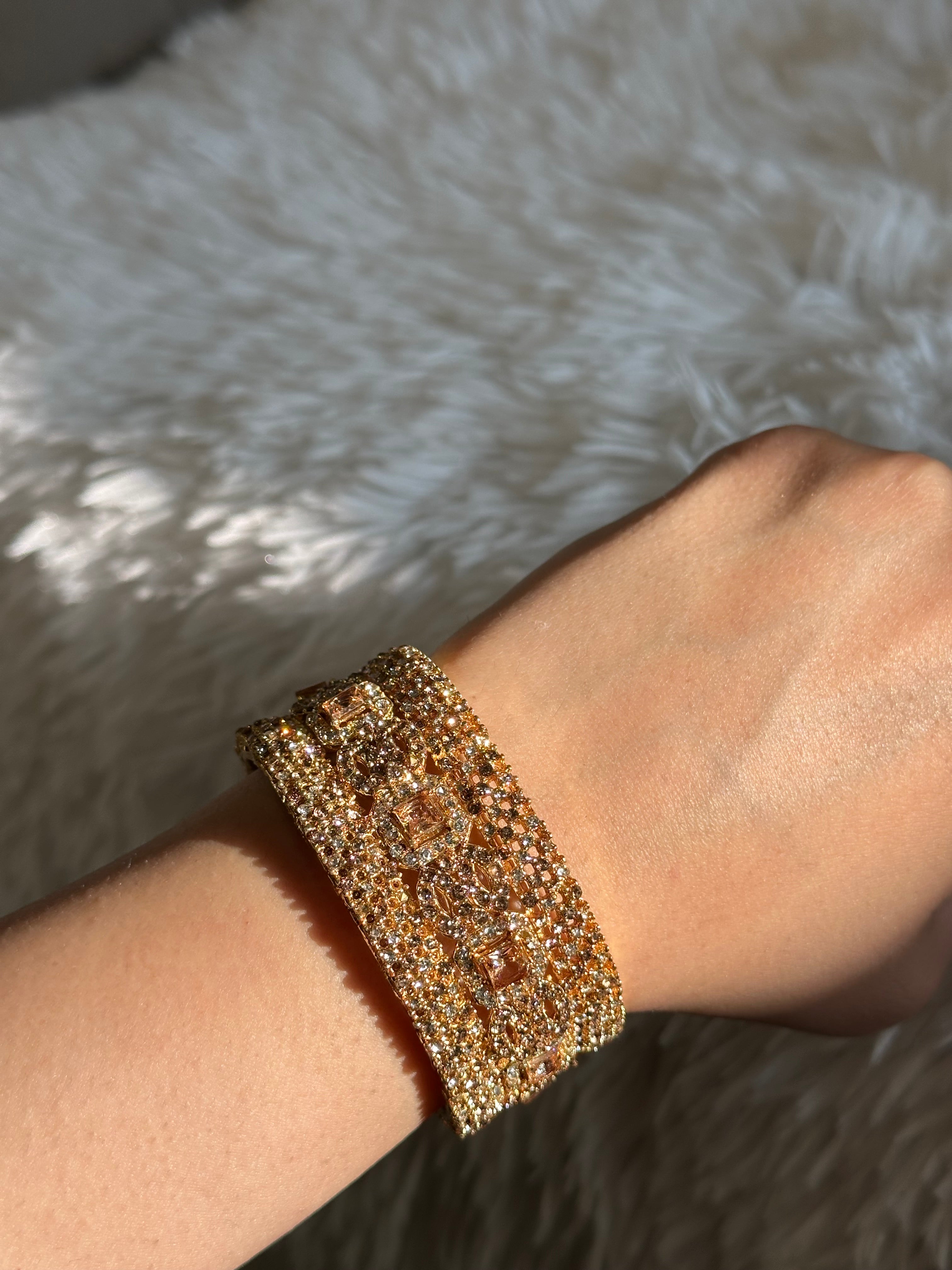 Bracelete Dourado Semi Joia 010