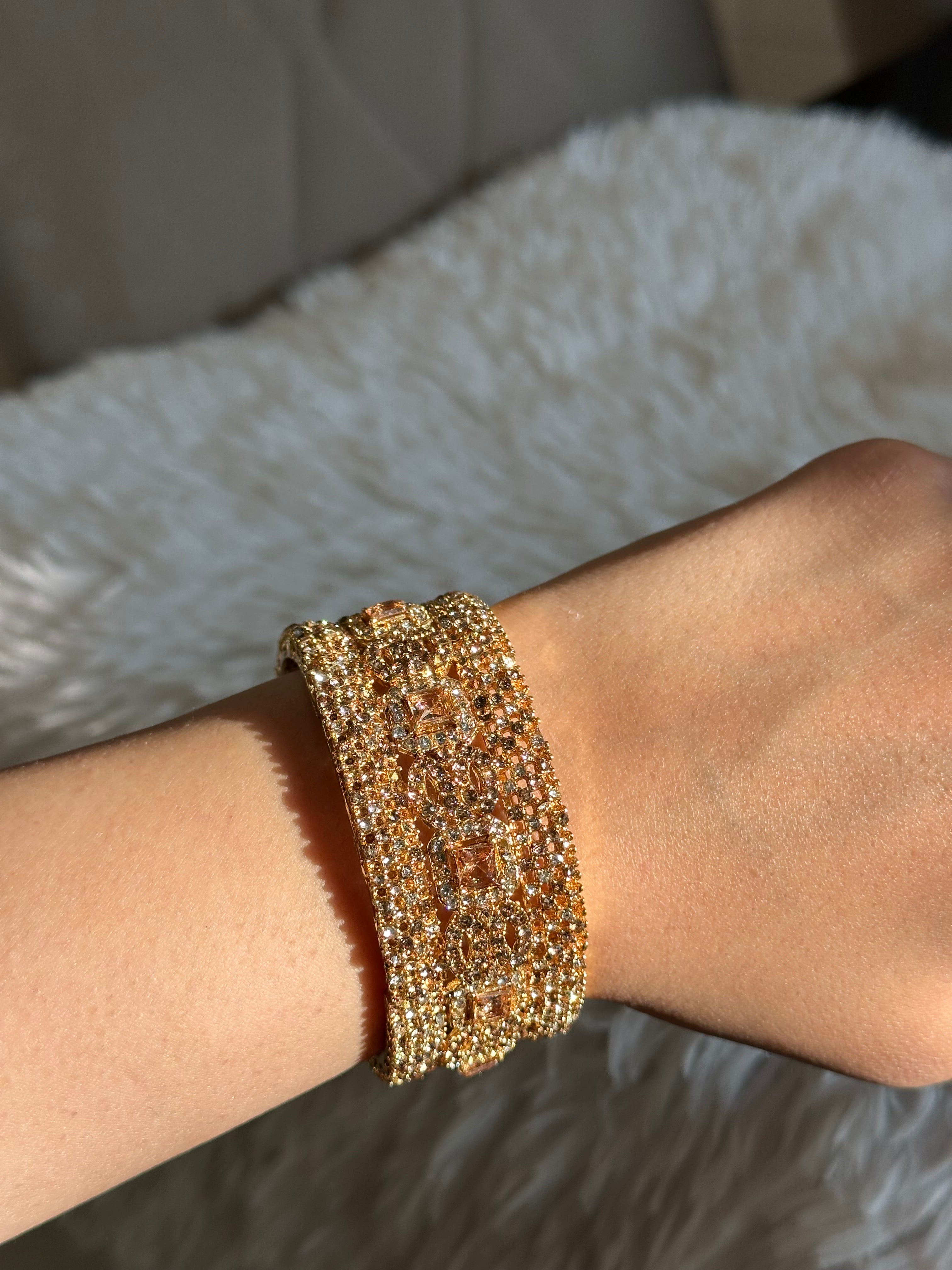 Bracelete Dourado Semi Joia 010