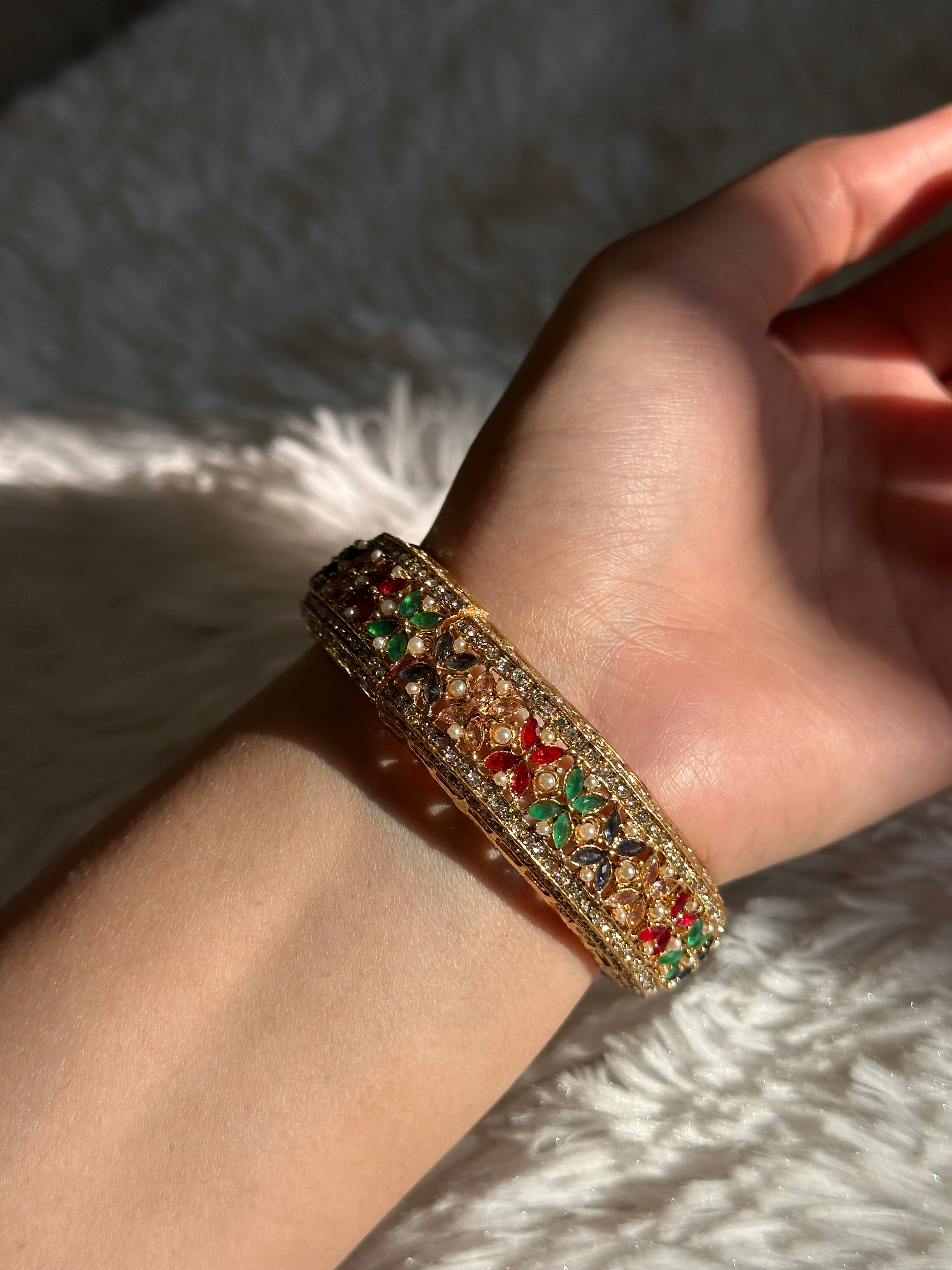 Bracelete Dourado Semi Joia 002
