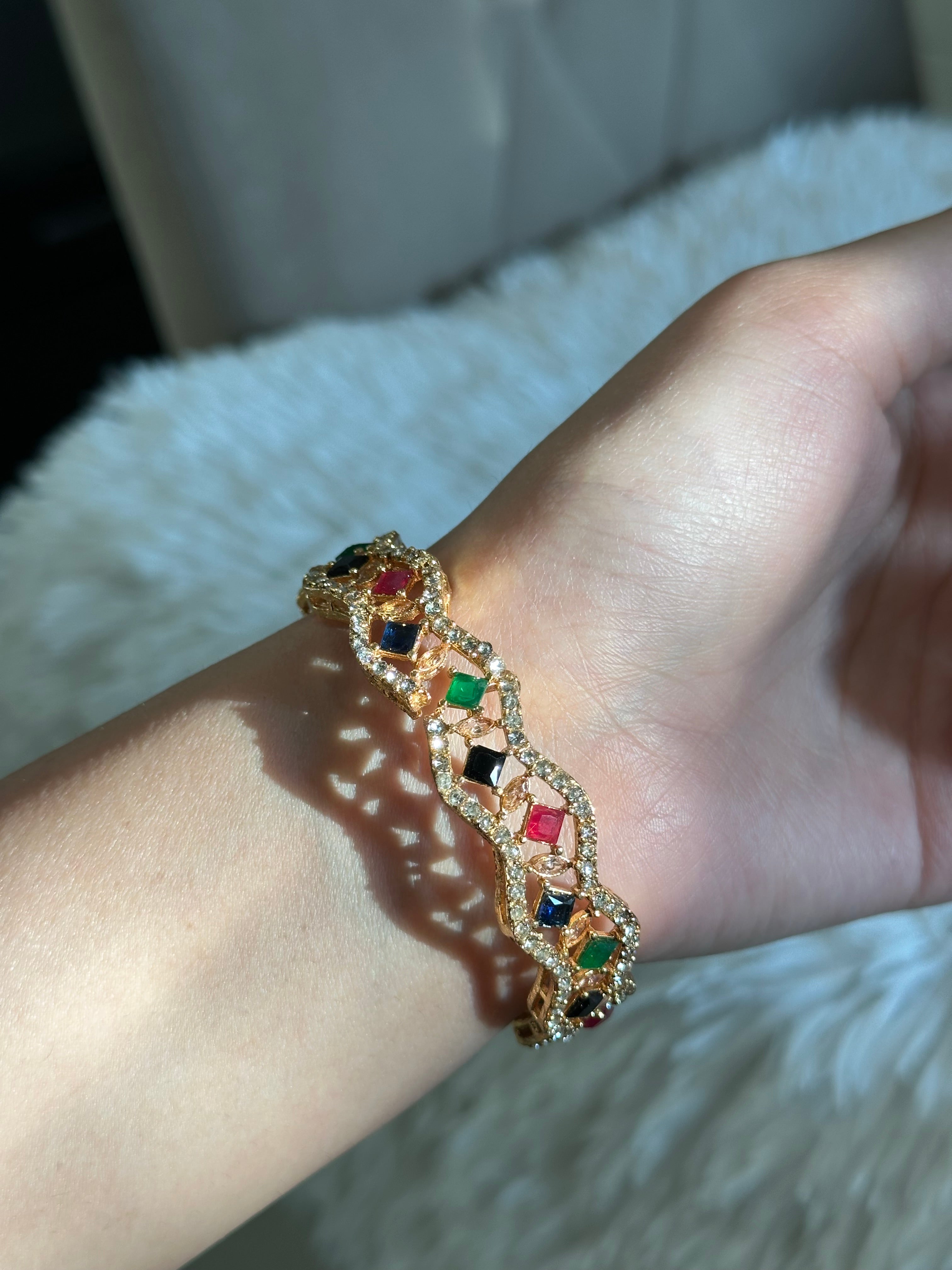 Bracelete Dourado Semi Joia 009