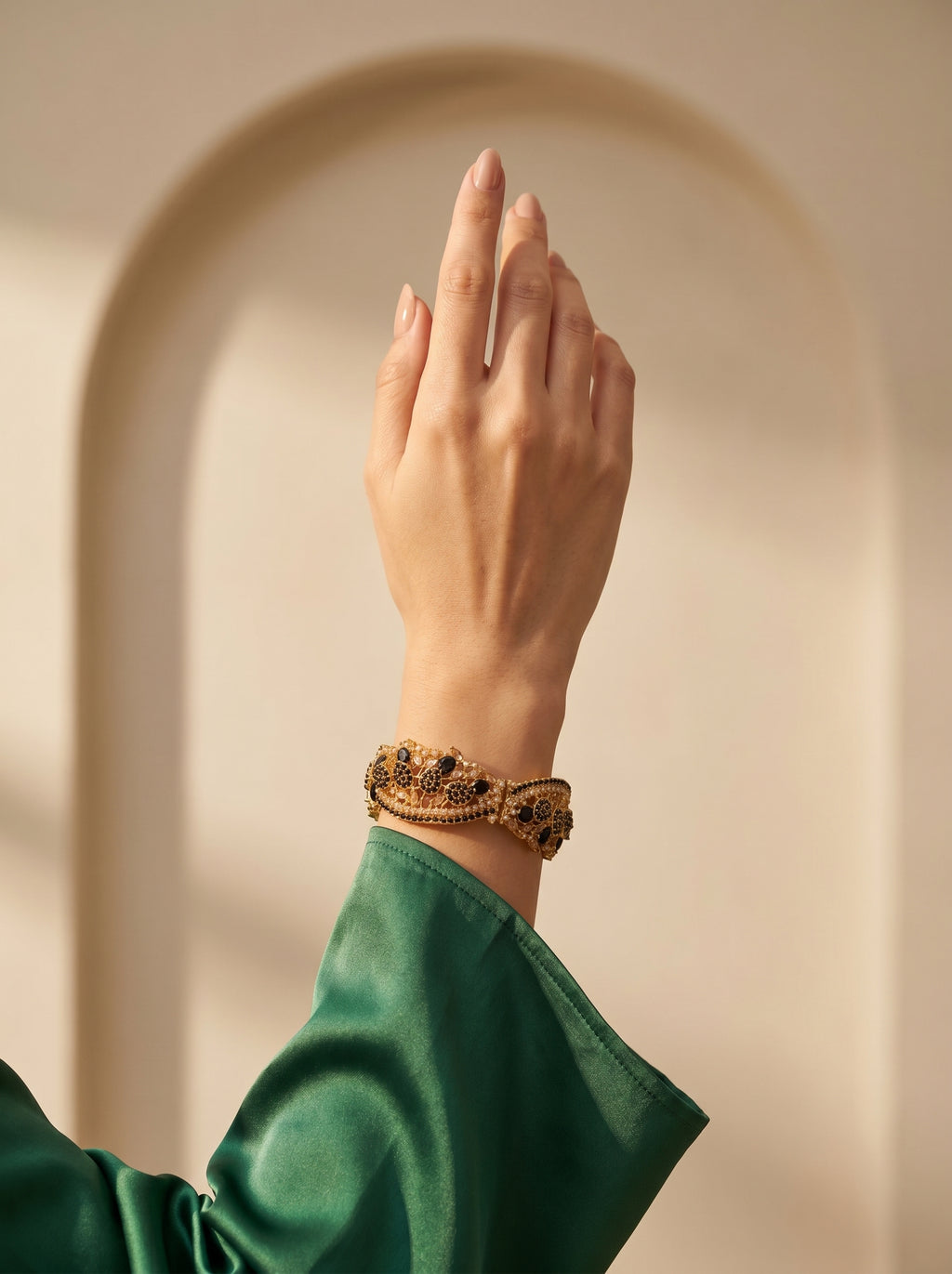 Bracelete Folheado Semi Joia Dourado #1089