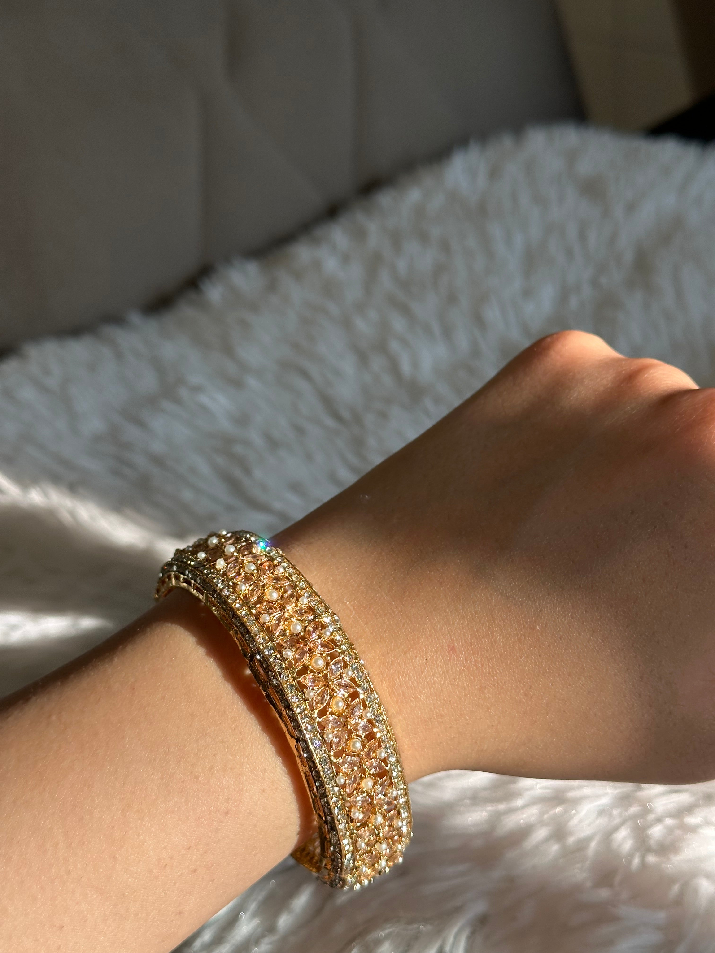 Bracelete Dourado Semi Joia 012