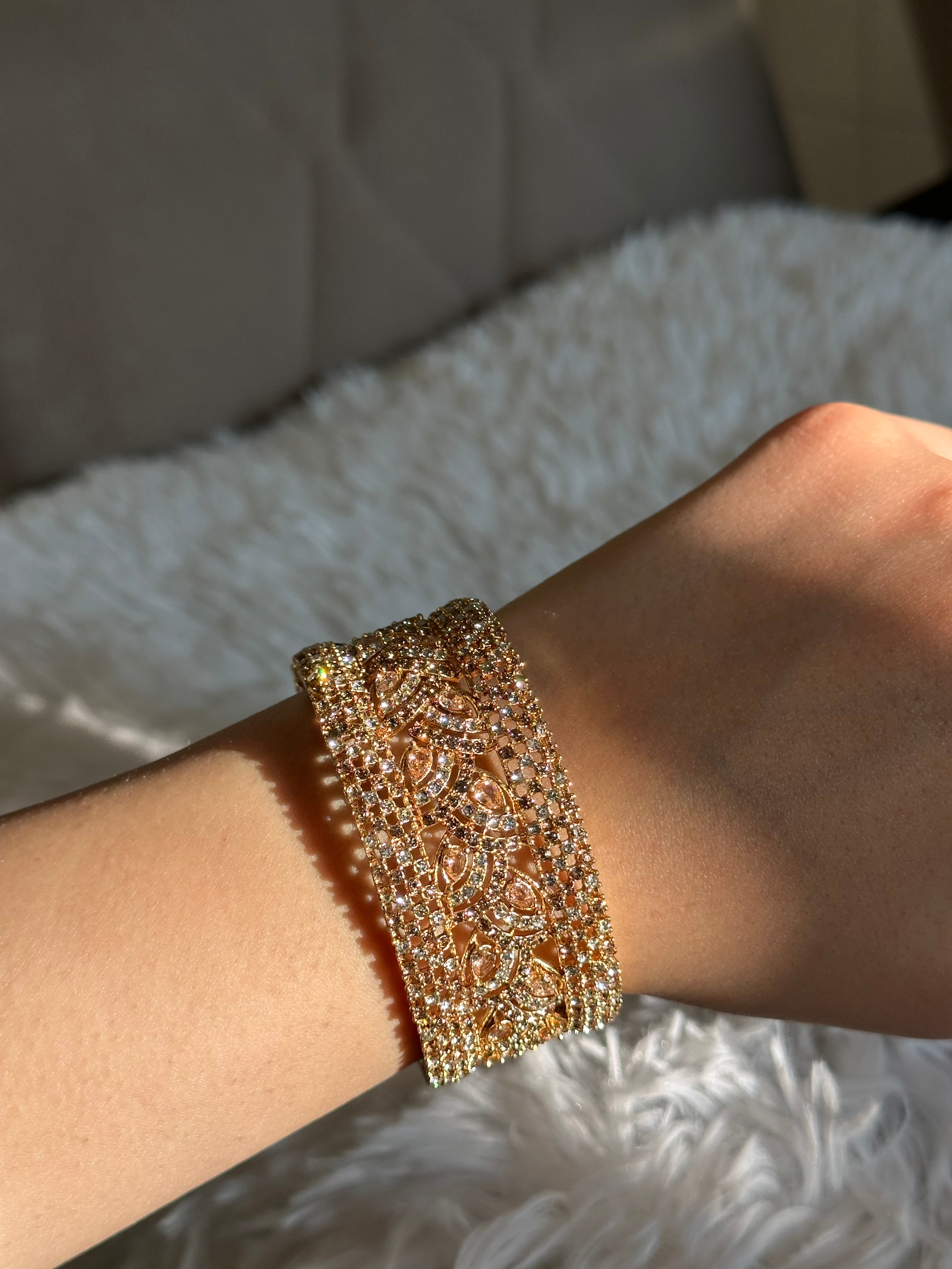 Bracelete Dourado Semi Joia 007