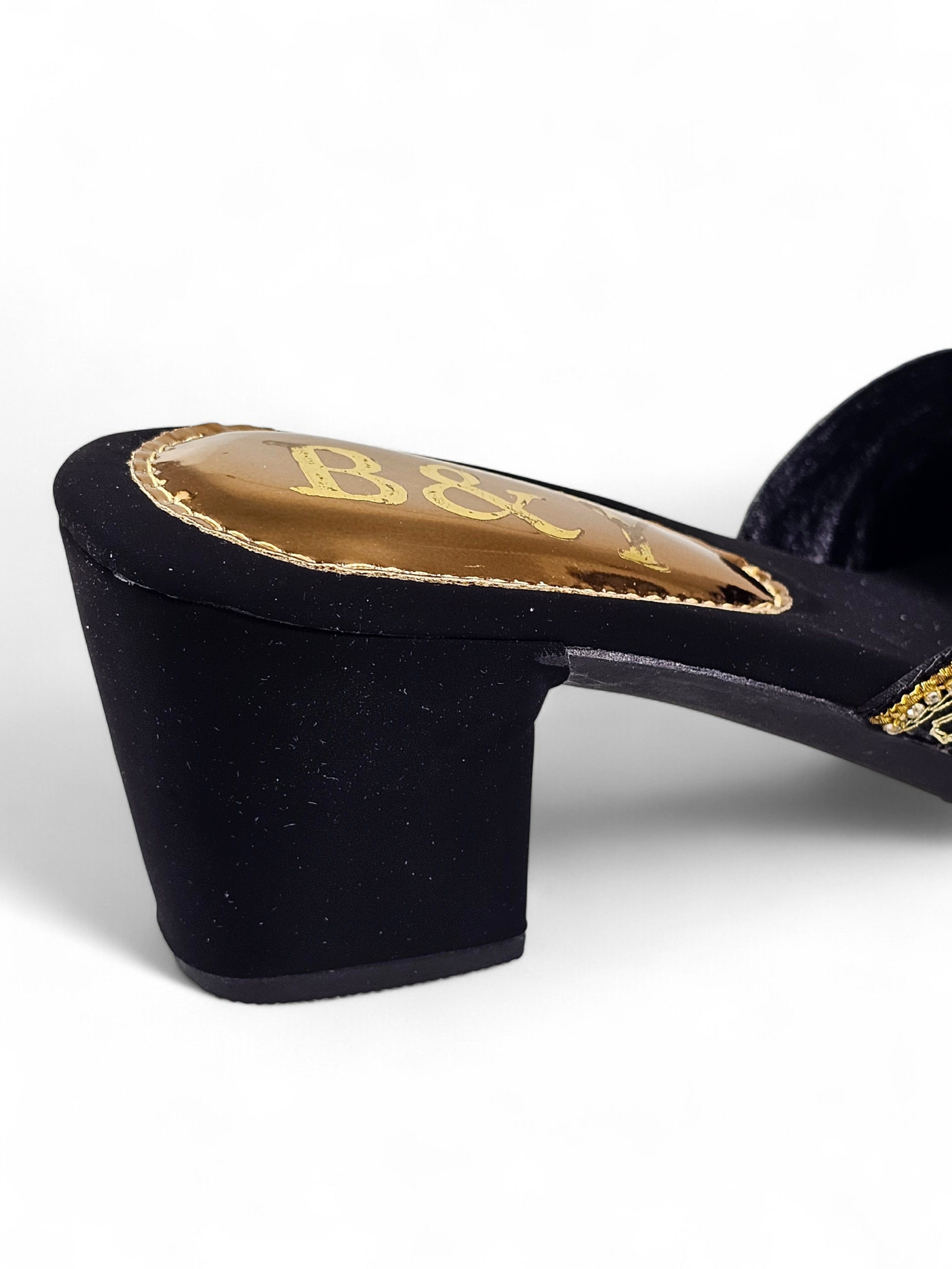 Mule 9437 Preto Salto Médio