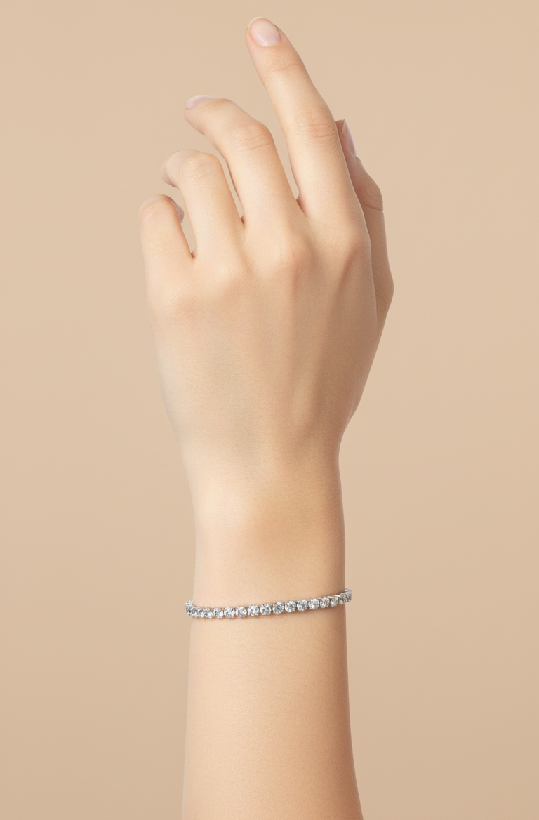 Pulseira de prata 925 com zircônias B&Y, joia artesanal com brilho refinado e design elegante.