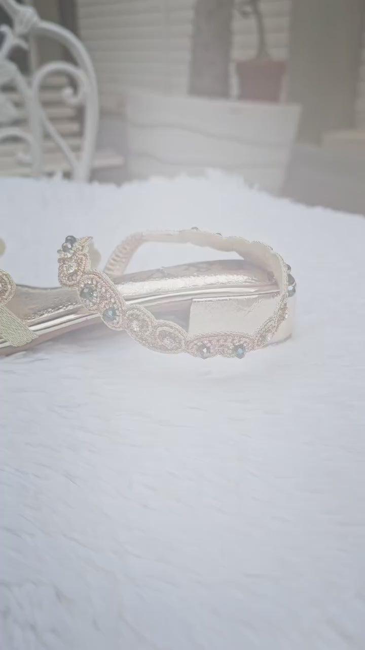 Sandália 9551 Dourado Com Salto Bloco 3cm