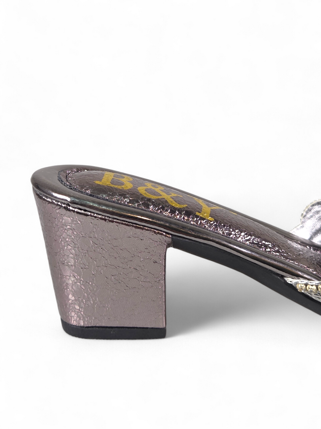 Mule 9825 Prata Salto Médio