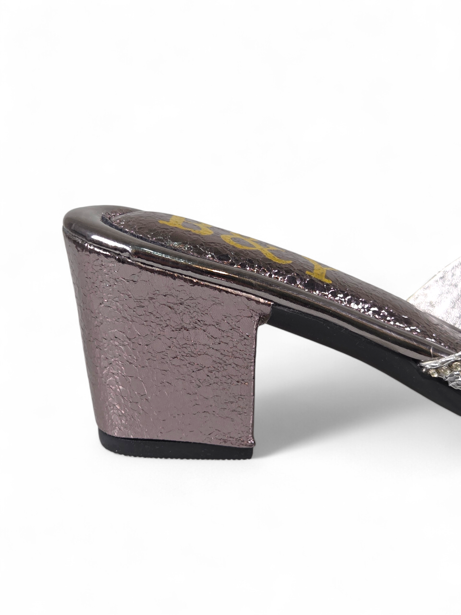 Mule 9838 Prata Salto Médio