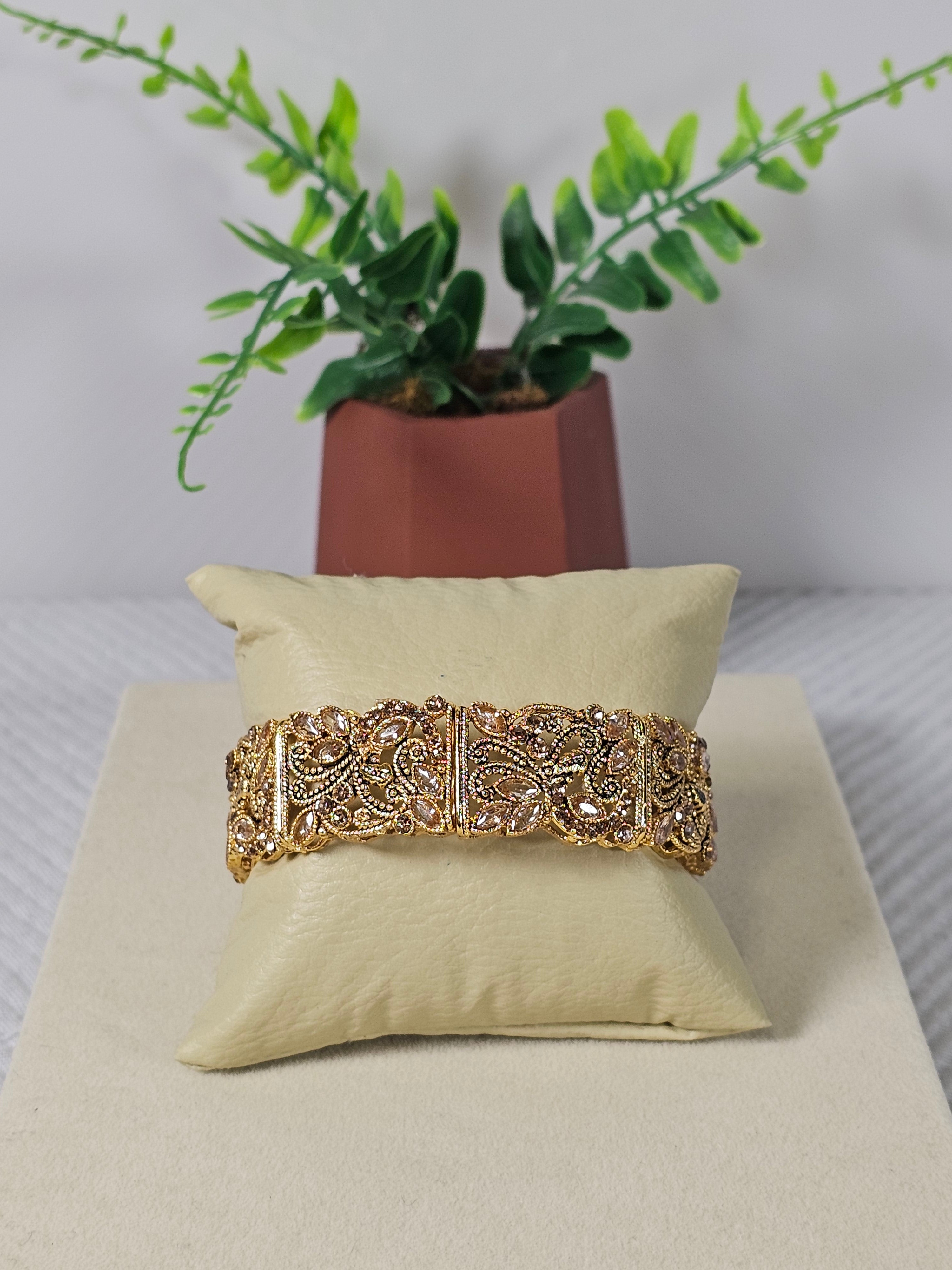 Bracelete Dourado Semi Joia 014