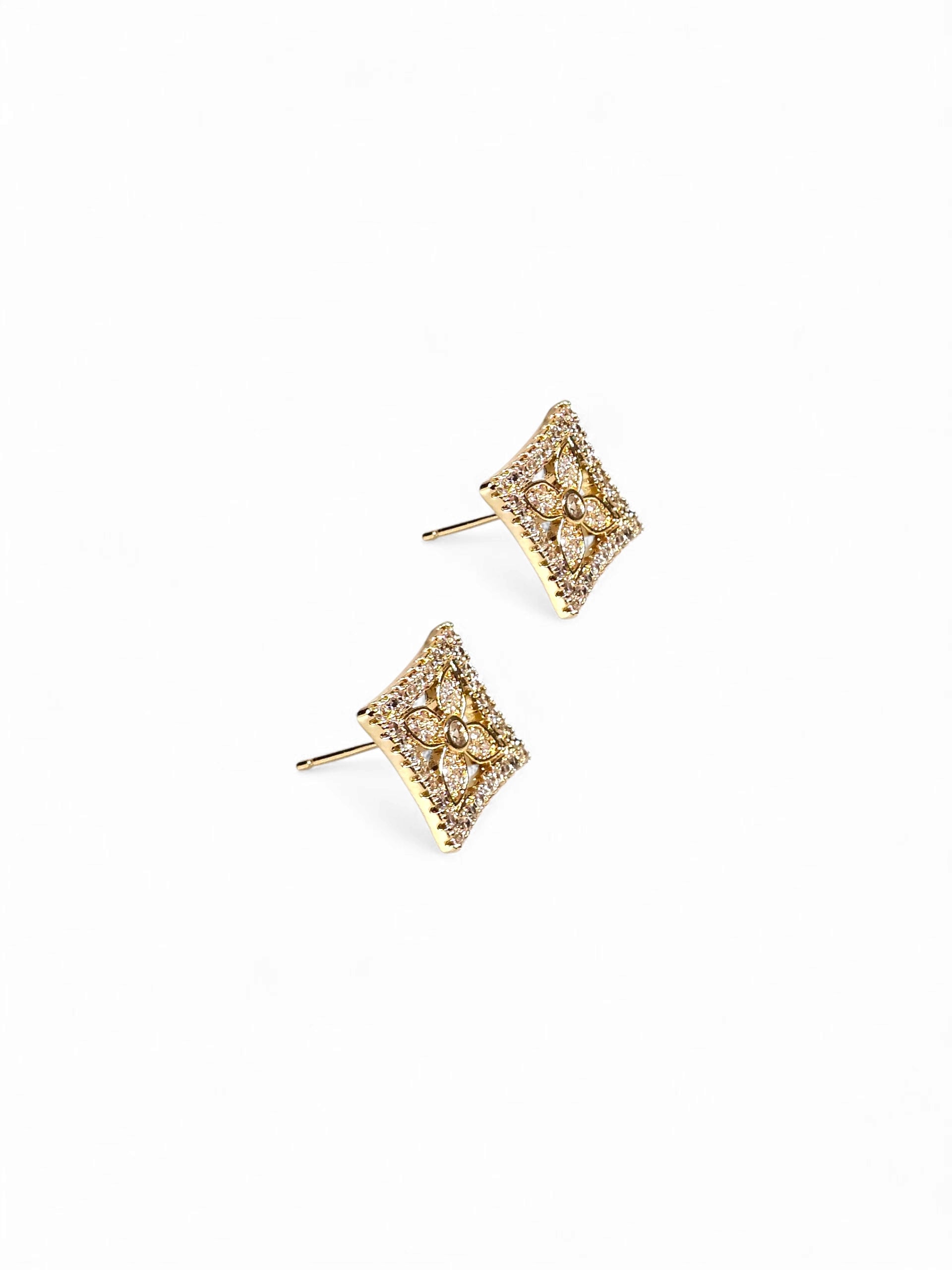Brinco Zirconia Dourado 019