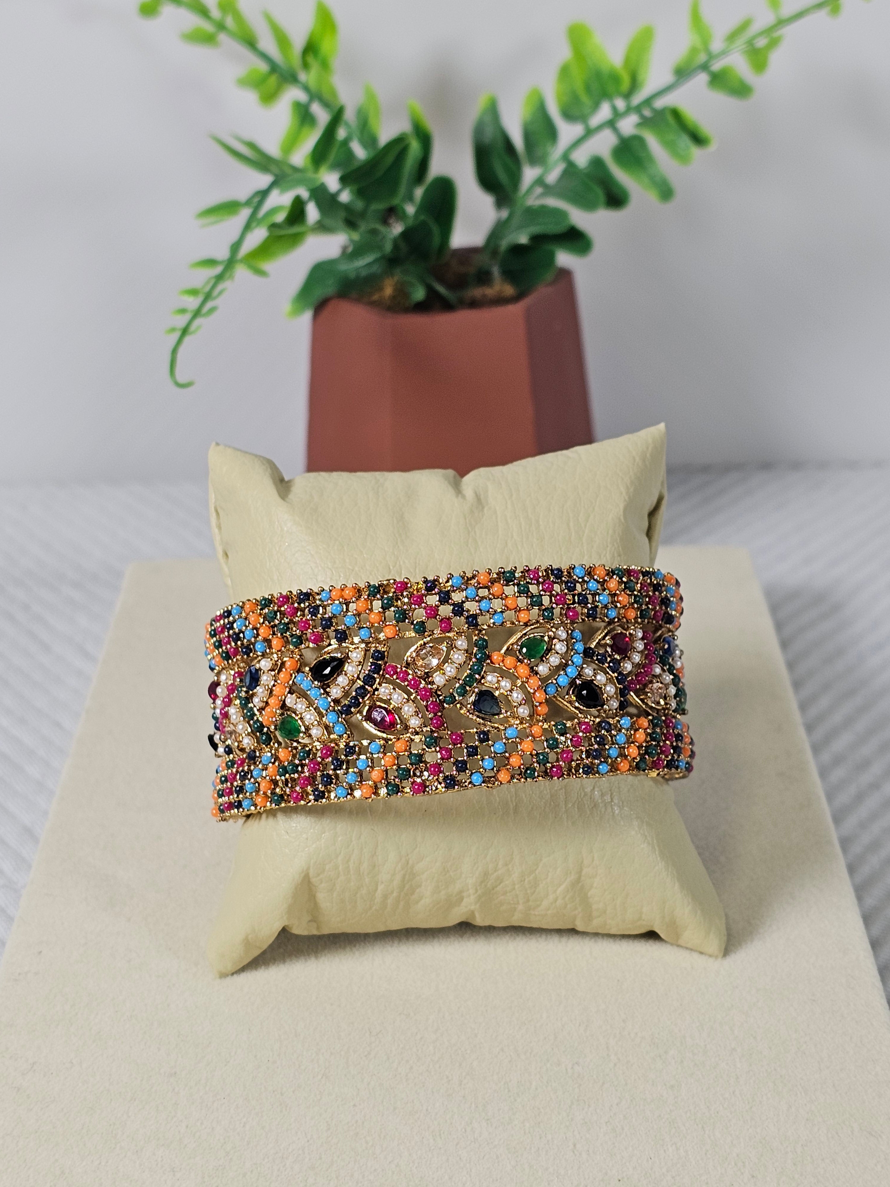 Bracelete Dourado Semi Joia 013