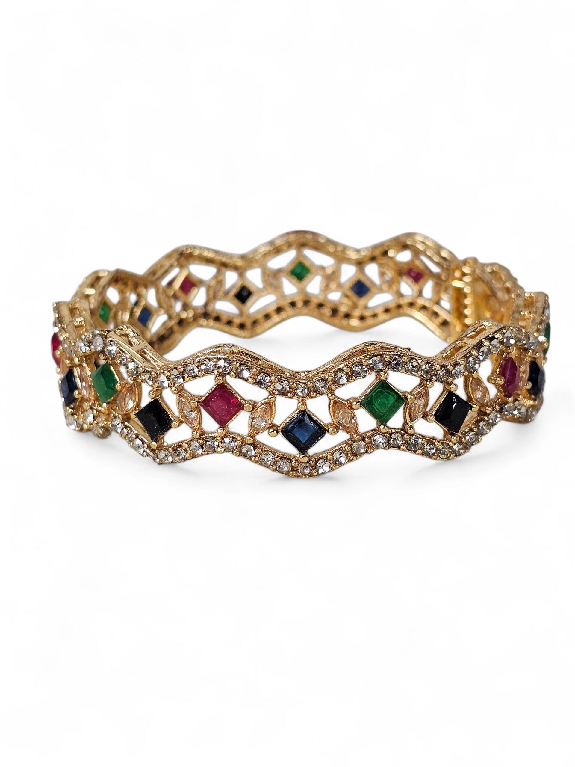 Bracelete Dourado Semi Joia 009