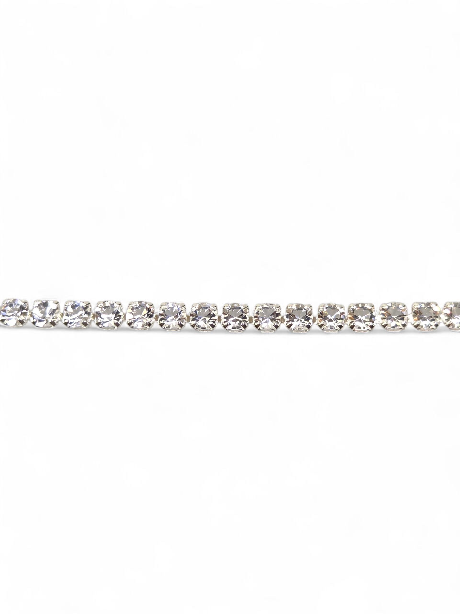 Pulseira de prata 925 com zircônias B&Y, joia artesanal com brilho refinado e design elegante.