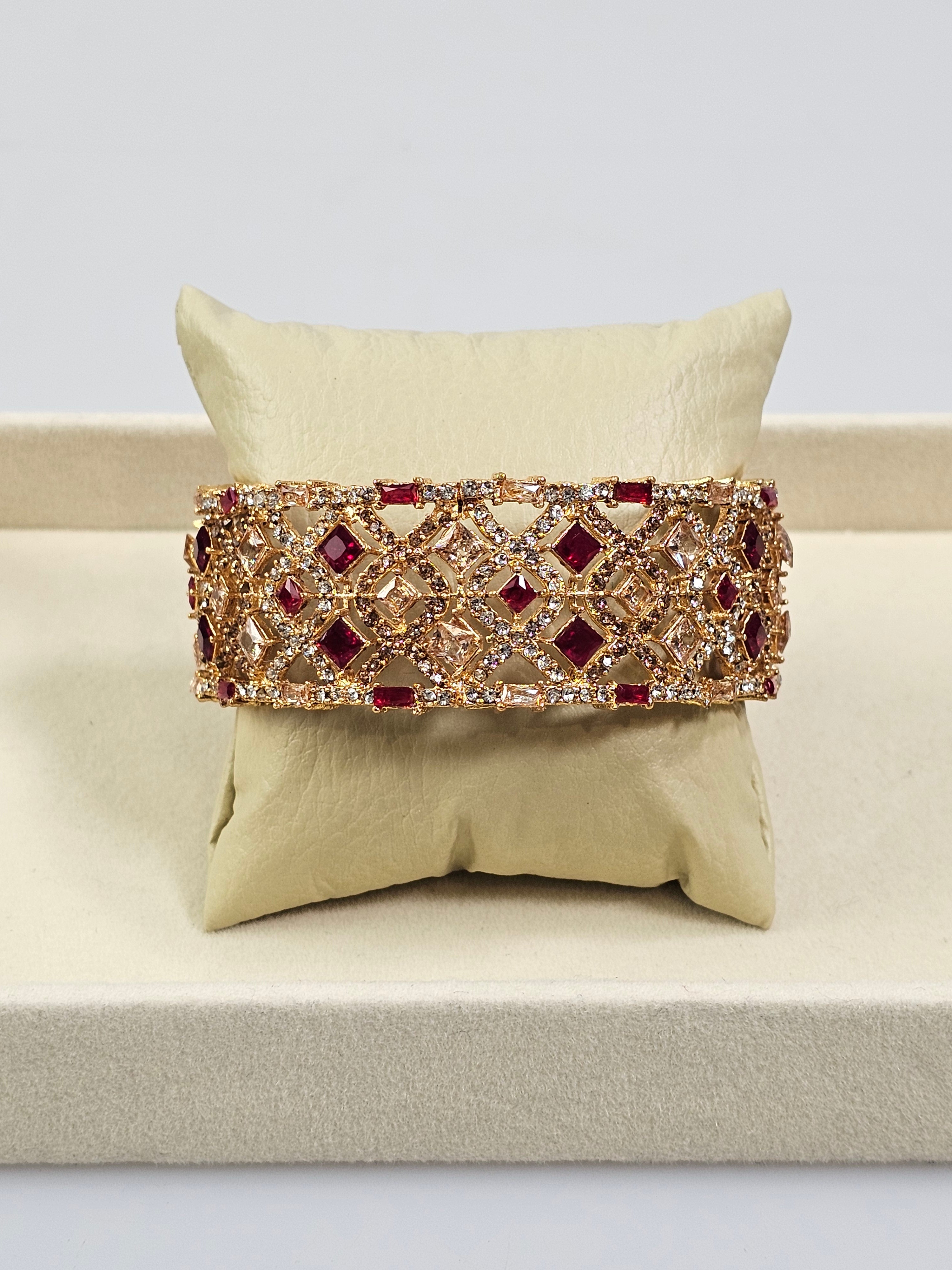 Bracelete Dourado Semi Joia 020