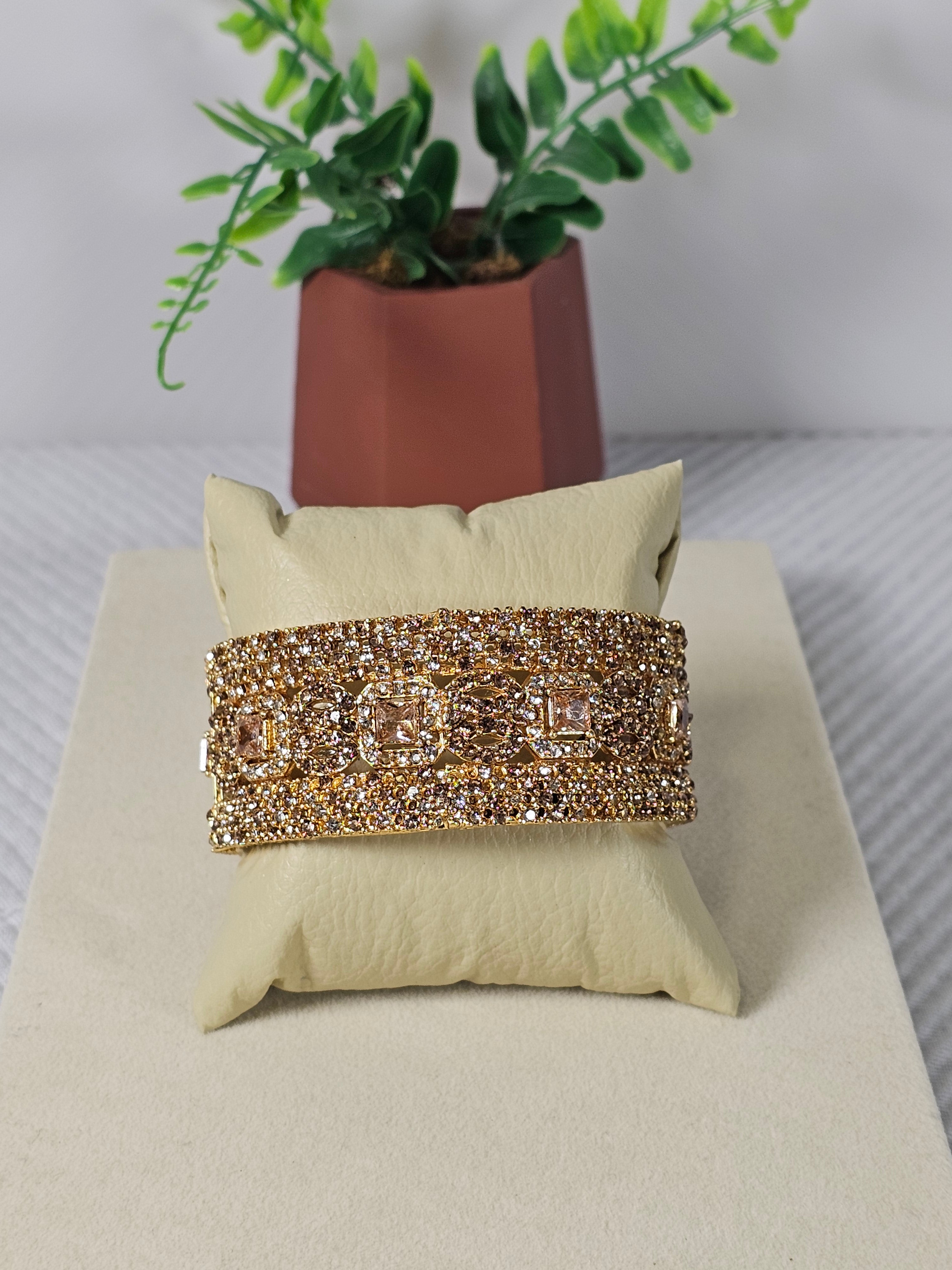 Bracelete Dourado Semi Joia 010