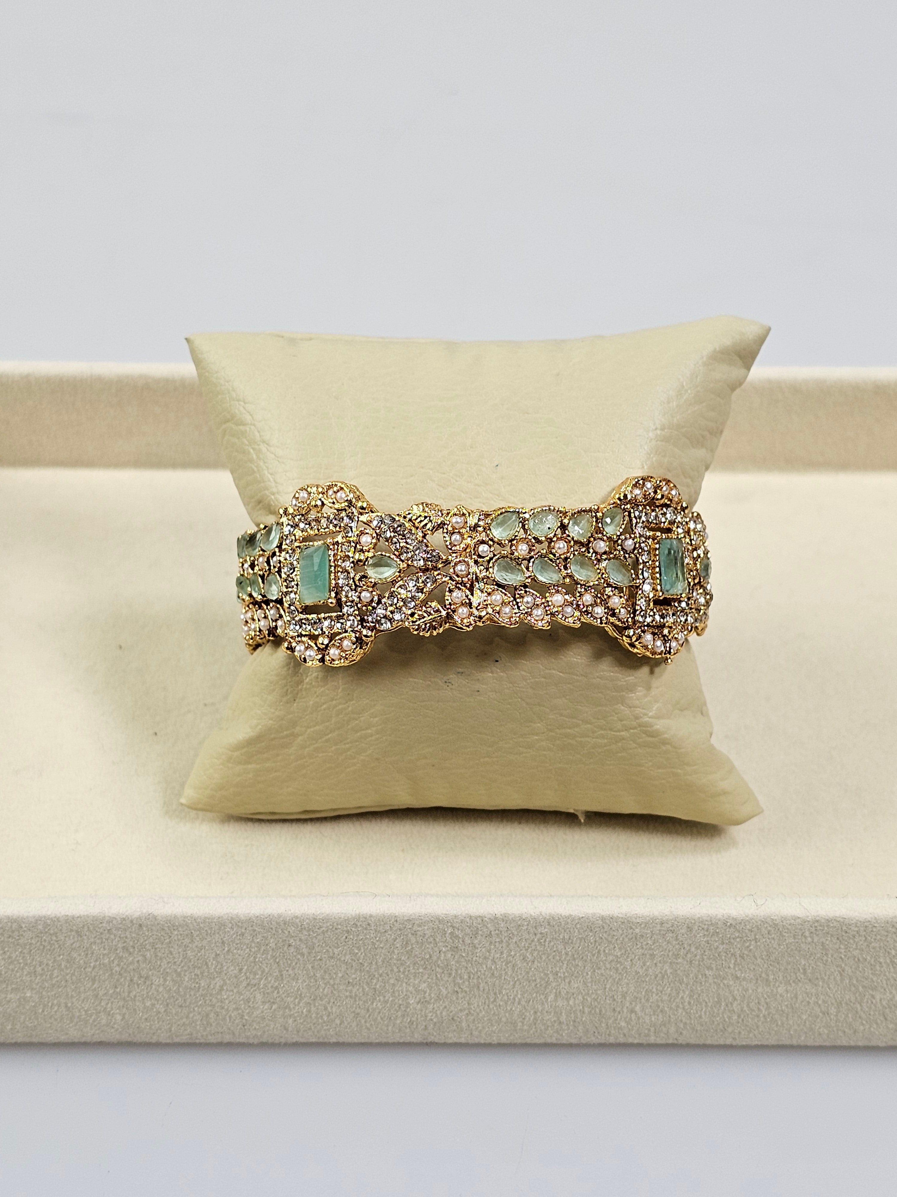 Bracelete Dourado Semi Joia 024