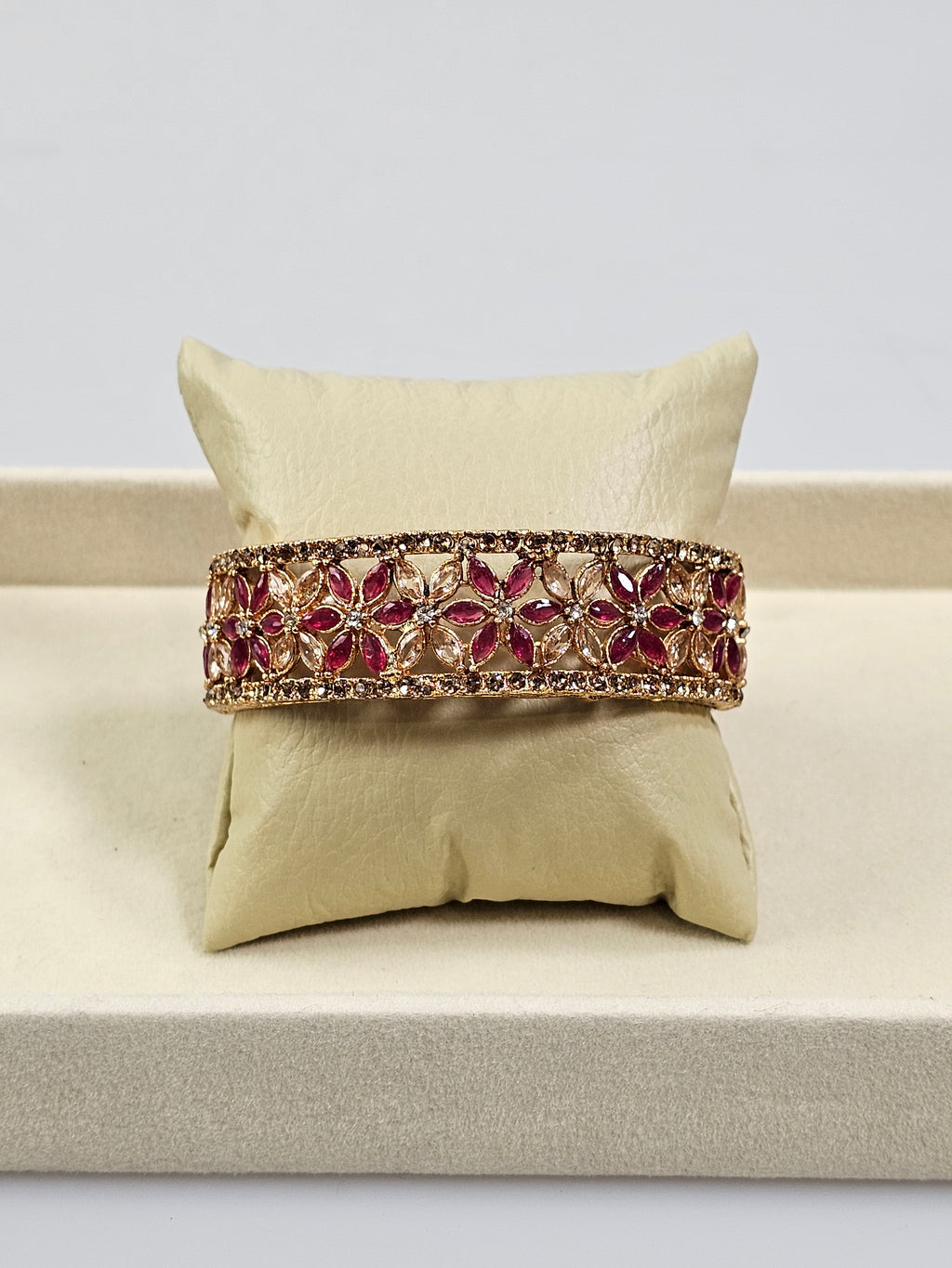 Bracelete Dourado Semi Joia 022