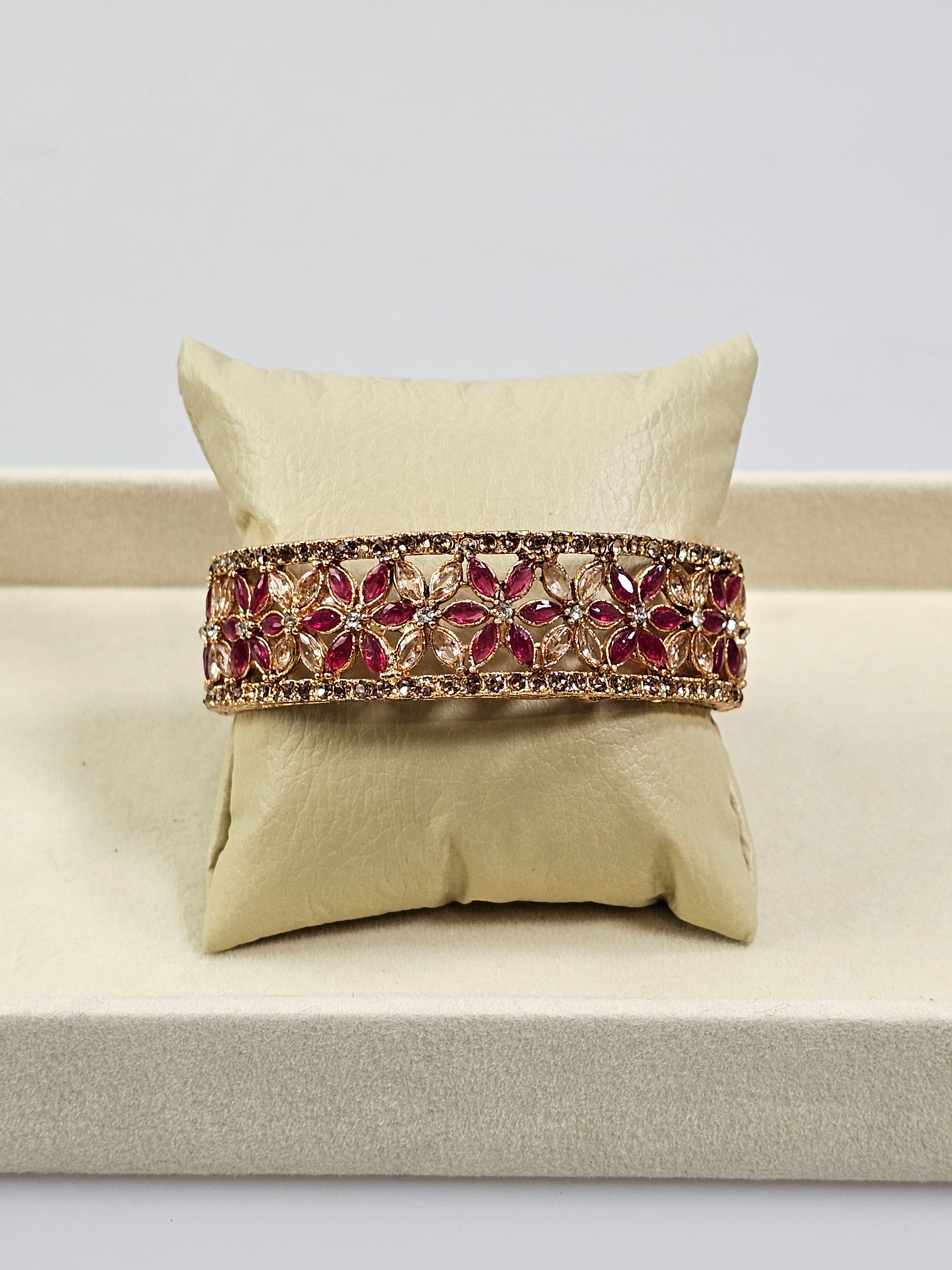 Bracelete Dourado Semi Joia 022