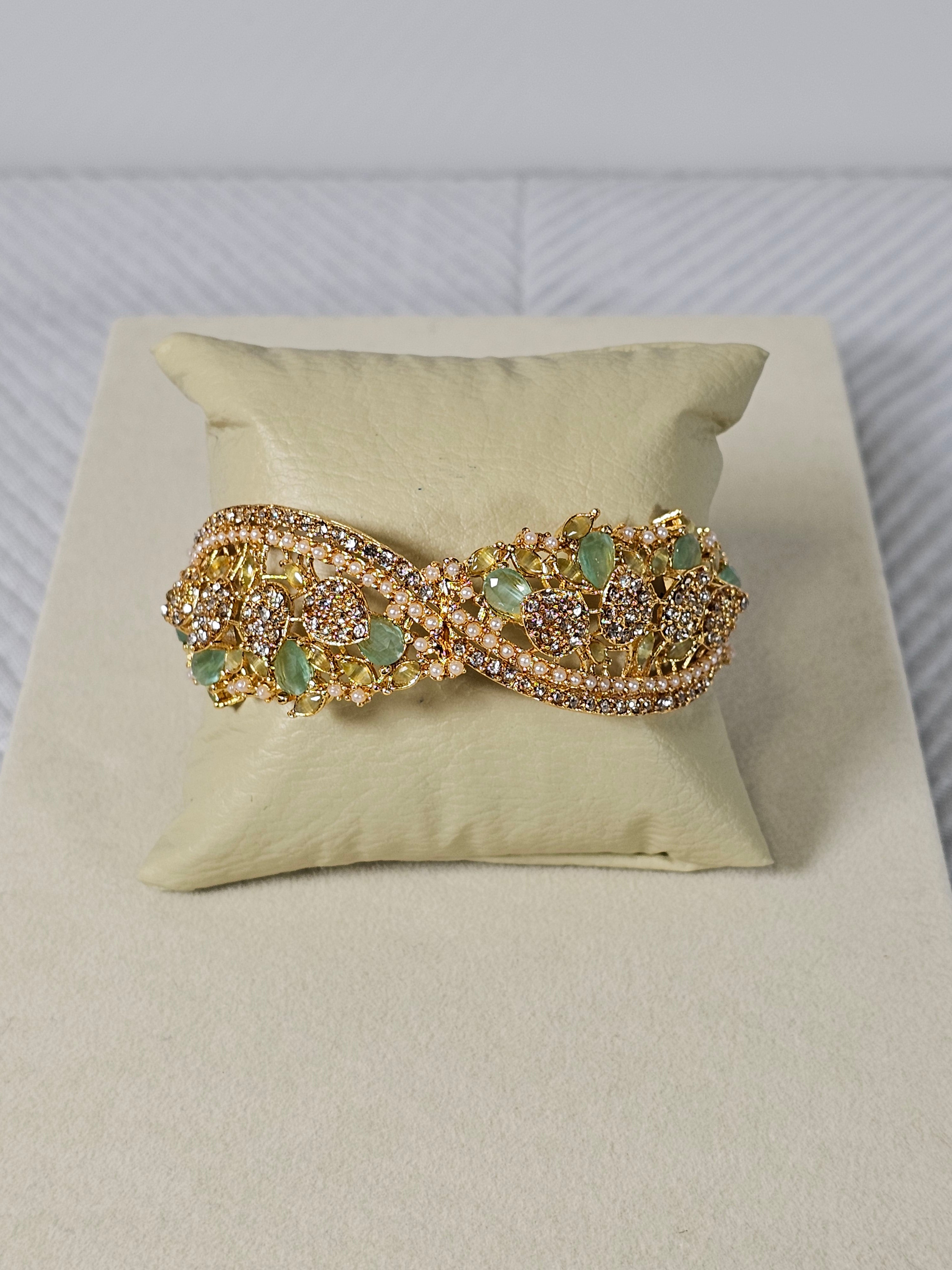 Bracelete Dourado Semi Joia 001