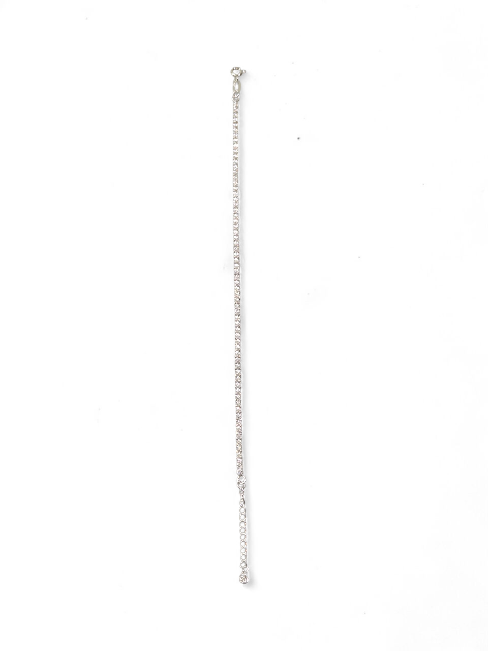 Pulseira de prata 925 com zircônias B&Y, joia artesanal com brilho refinado e design elegante.