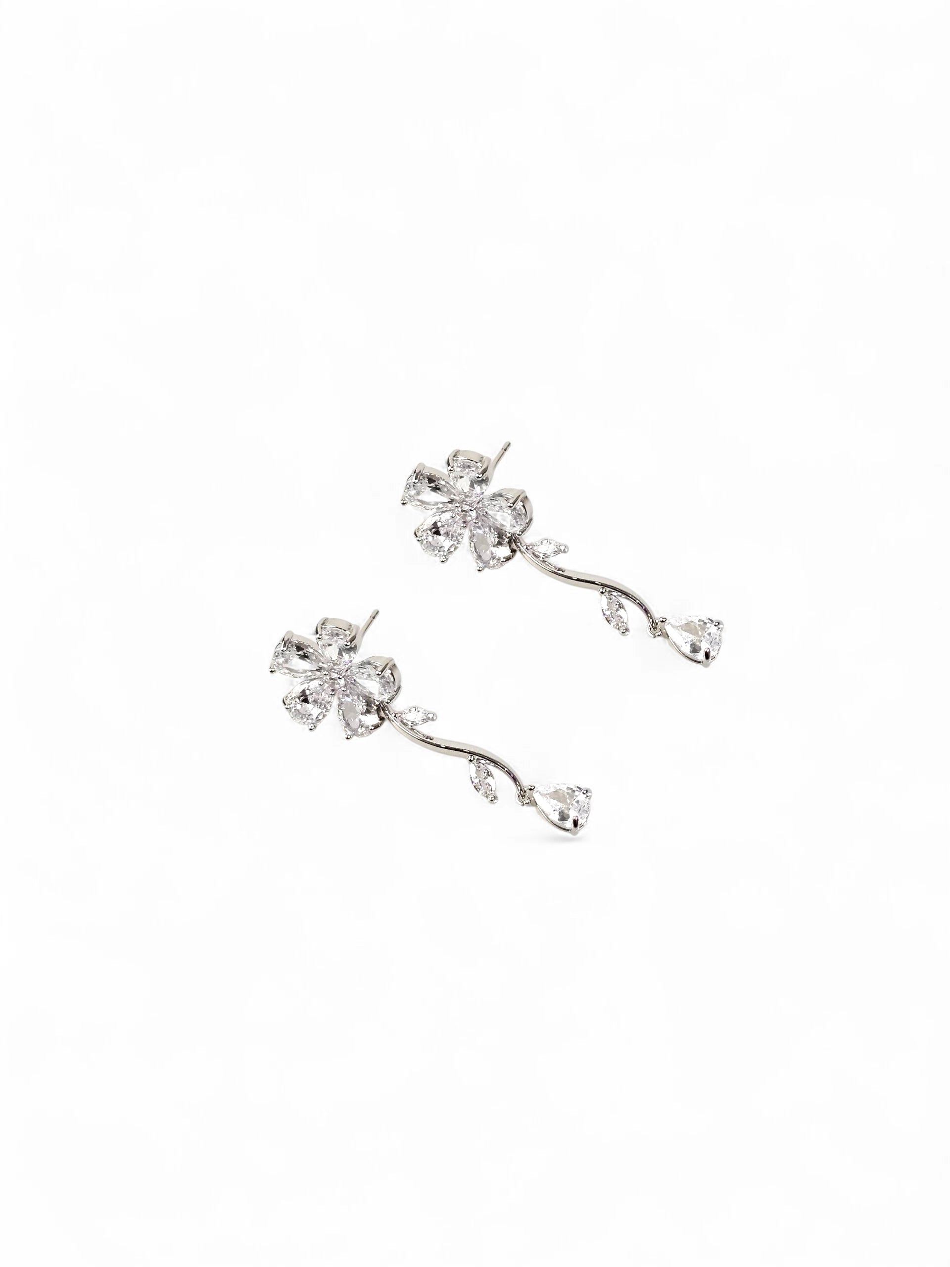 Brinco Cristal Zirconia Prata 058