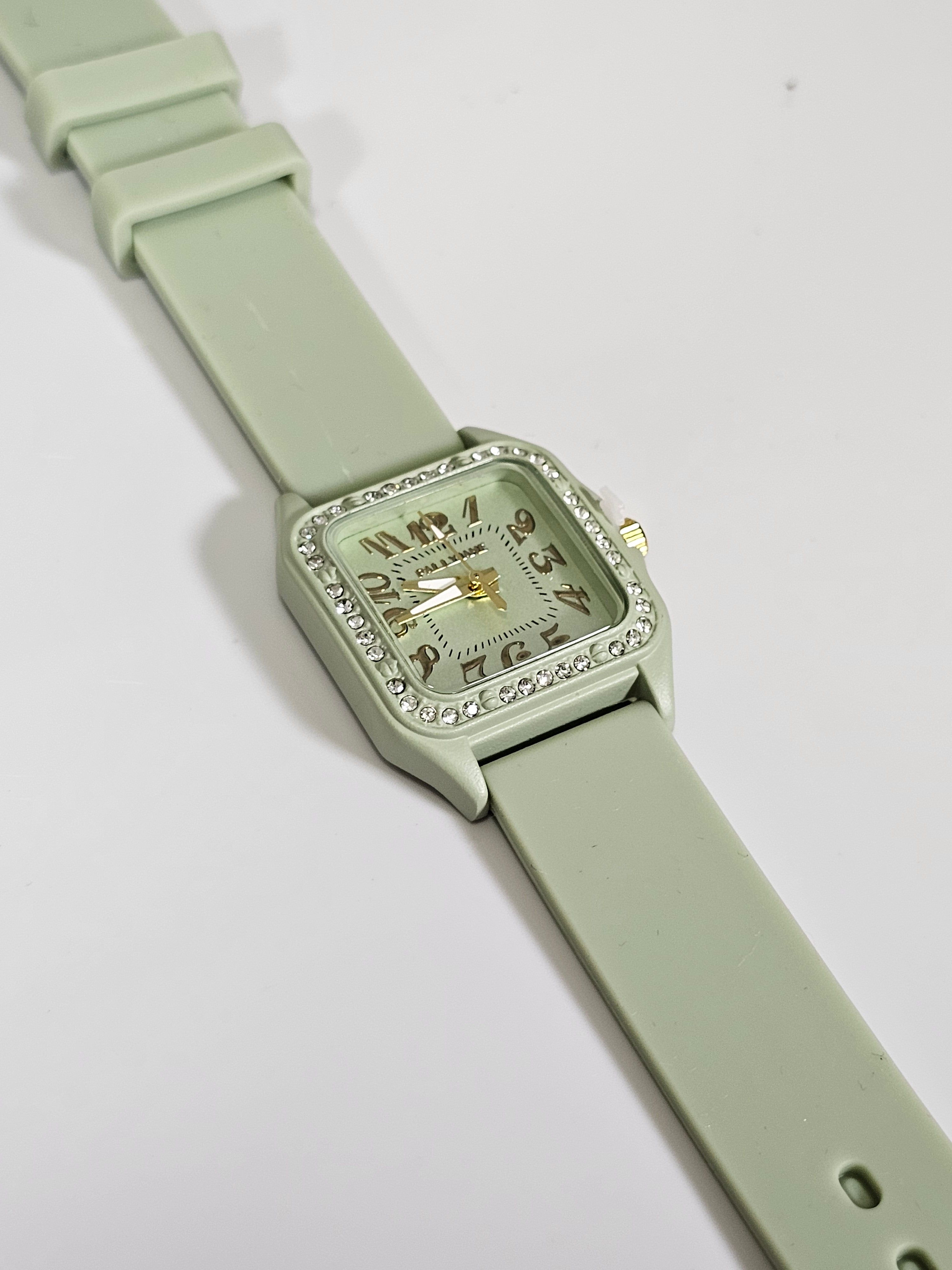 Relógio Prova d’Água com Pulseira Folheada 011