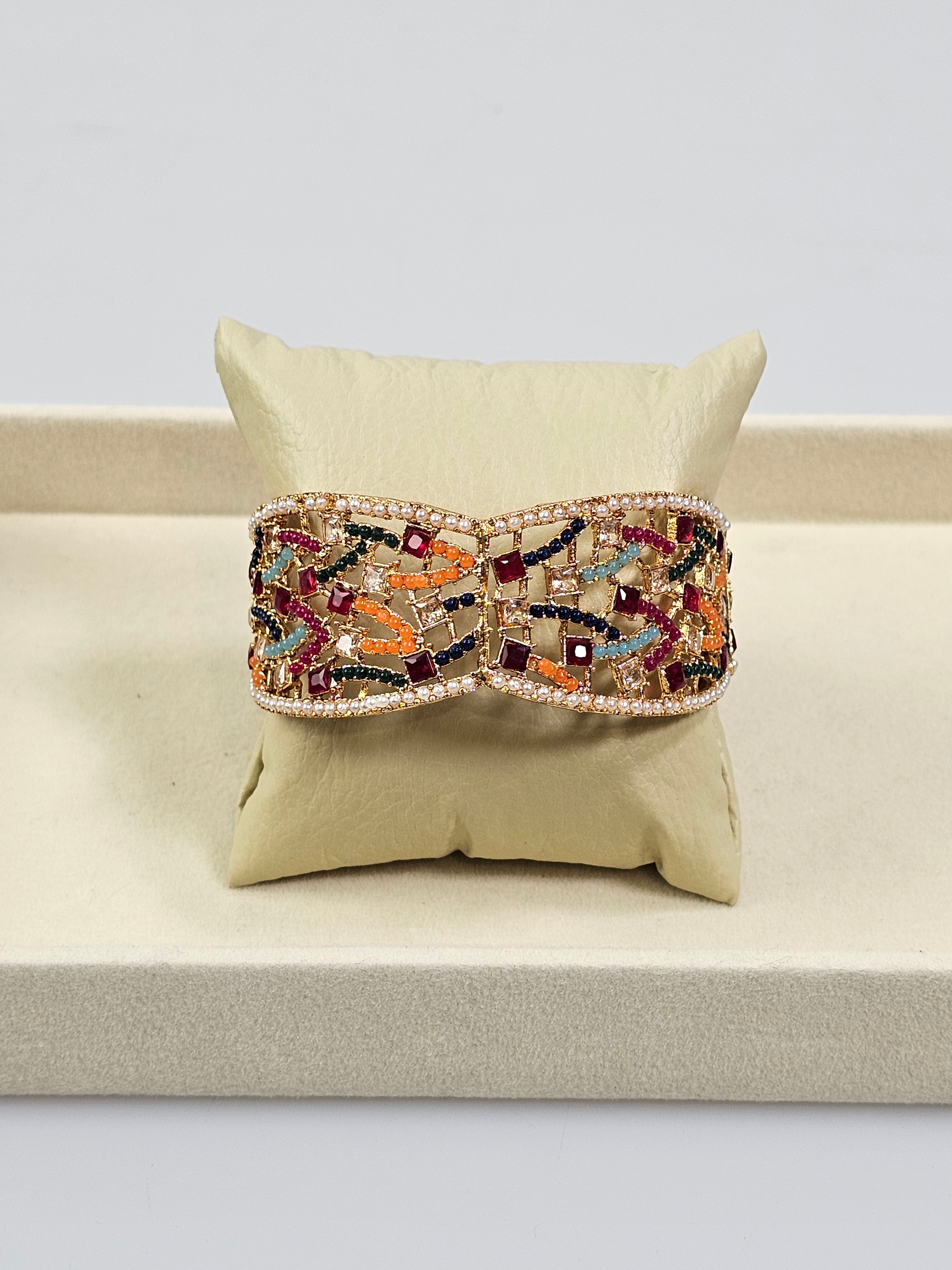 Bracelete Dourado Semi Joia 023