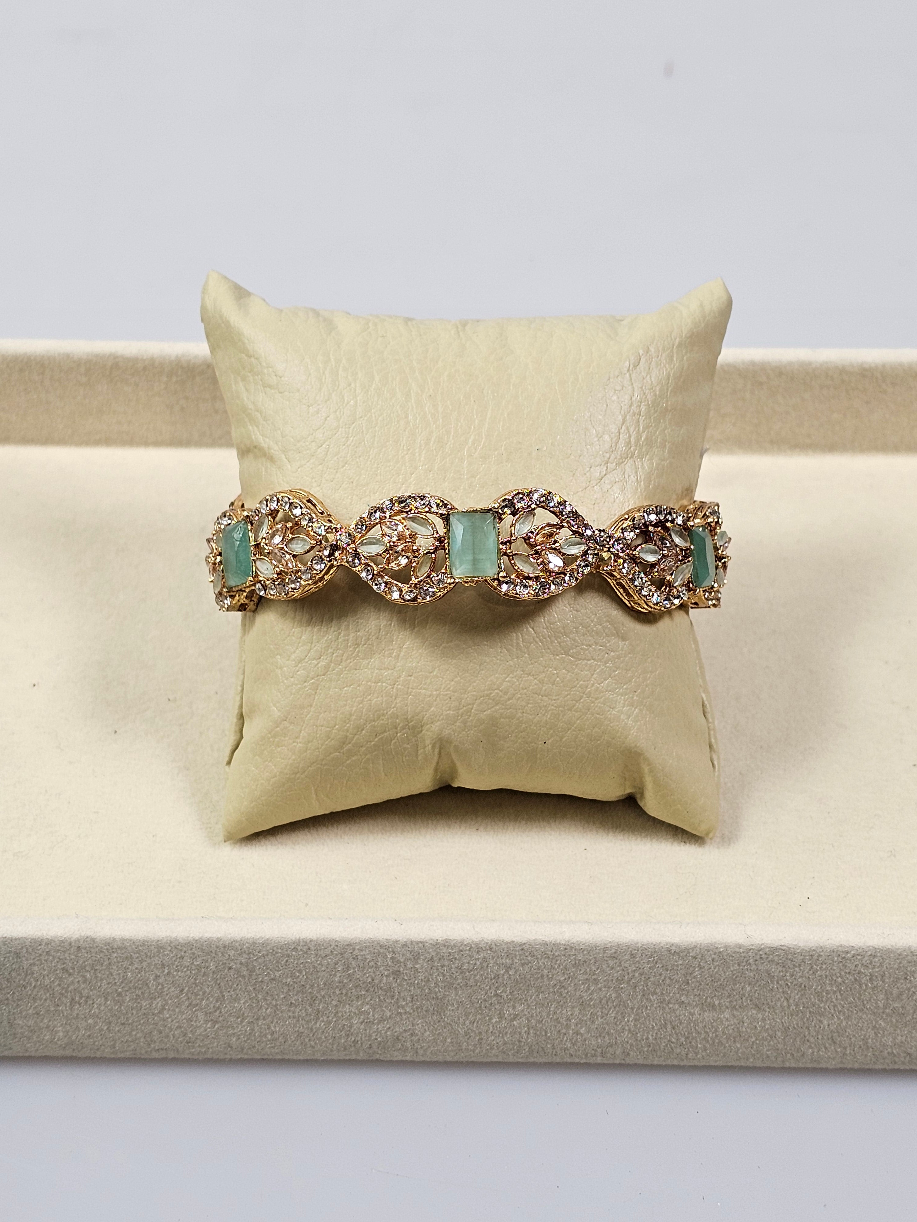 Bracelete Dourado Semi Joia 027