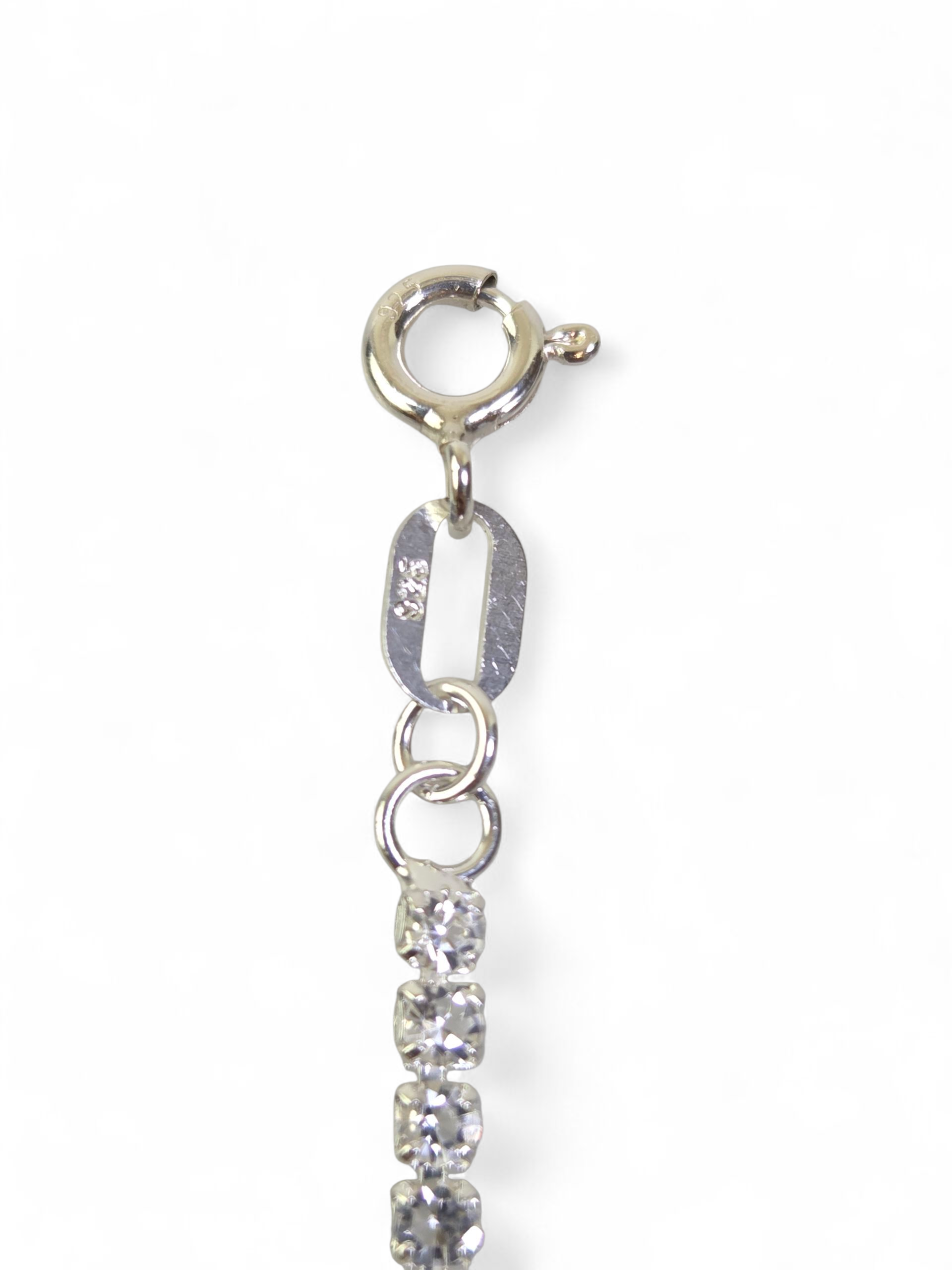 Pulseira de prata 925 com zircônias B&Y, joia artesanal com brilho refinado e design elegante.