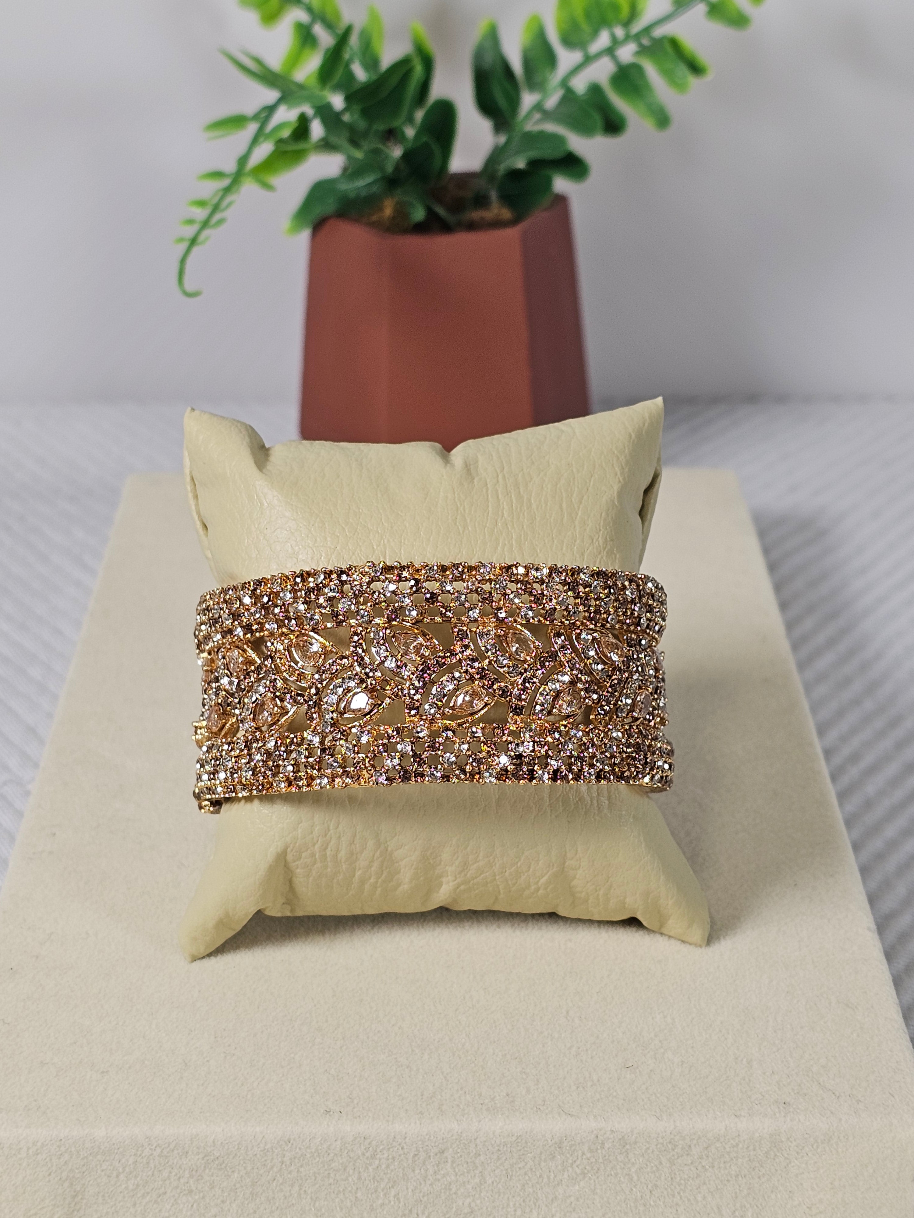 Bracelete Dourado Semi Joia 007