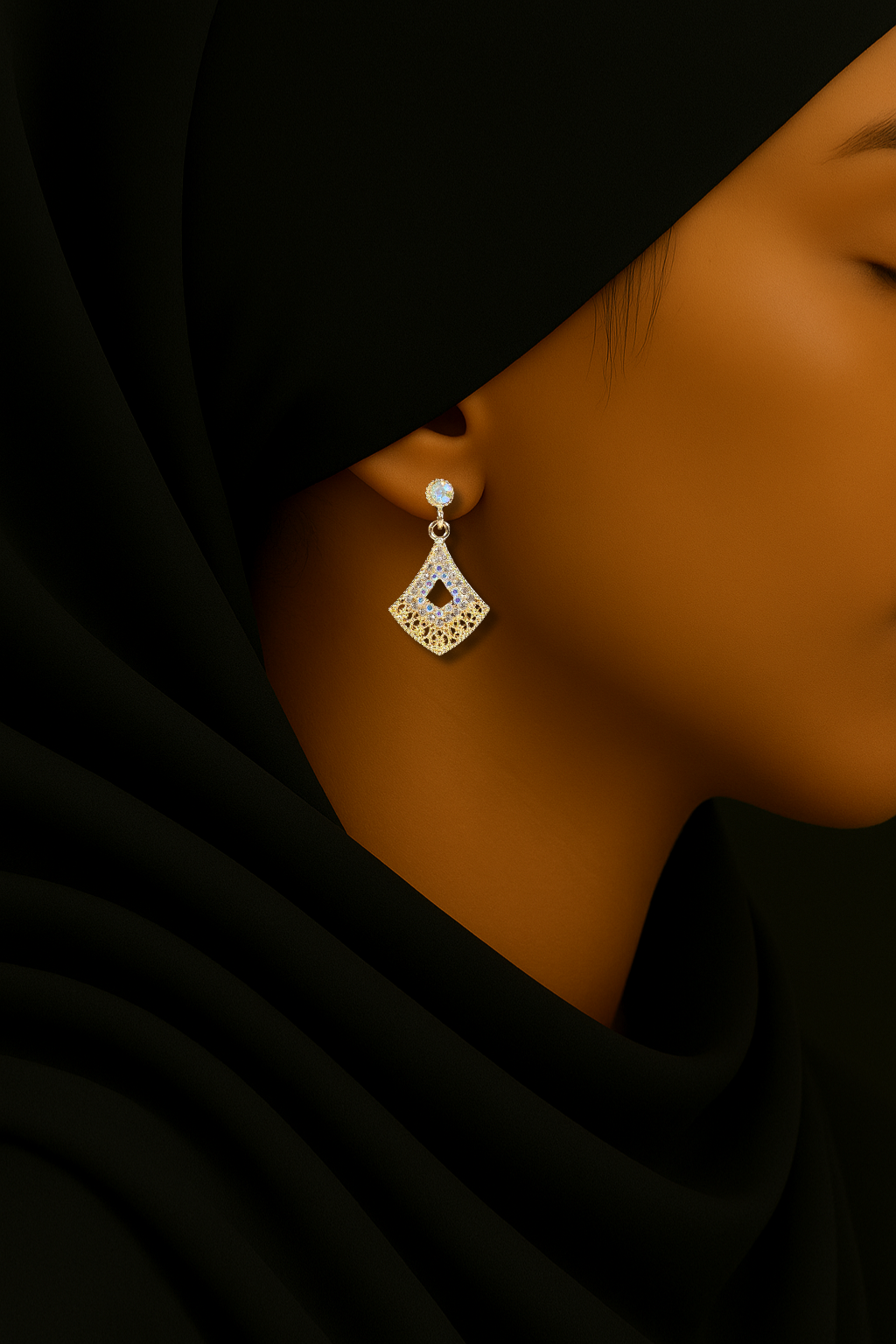 Brinco Cristal Dourado 082