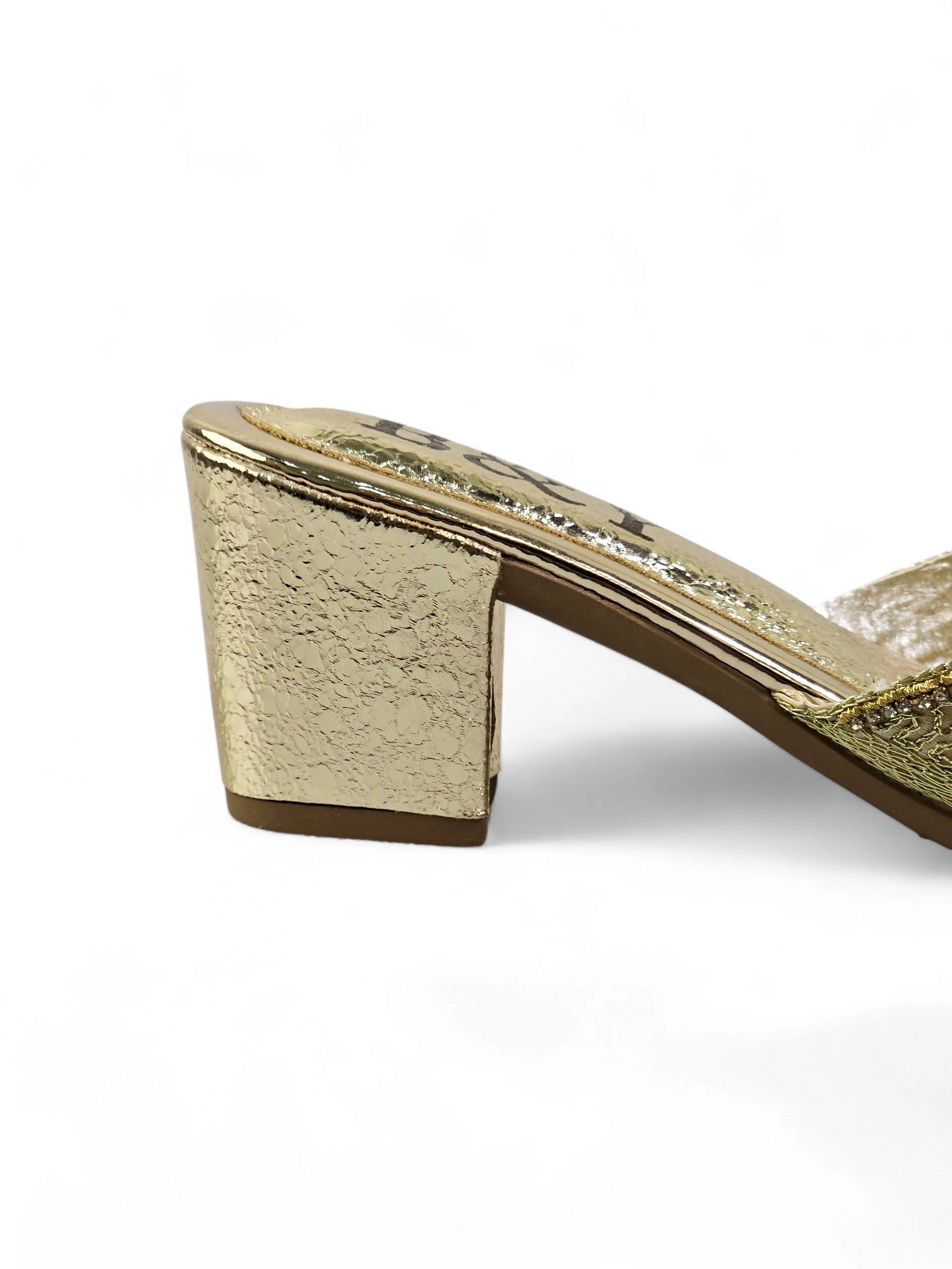 Mule 9437 Dourado Salto Médio