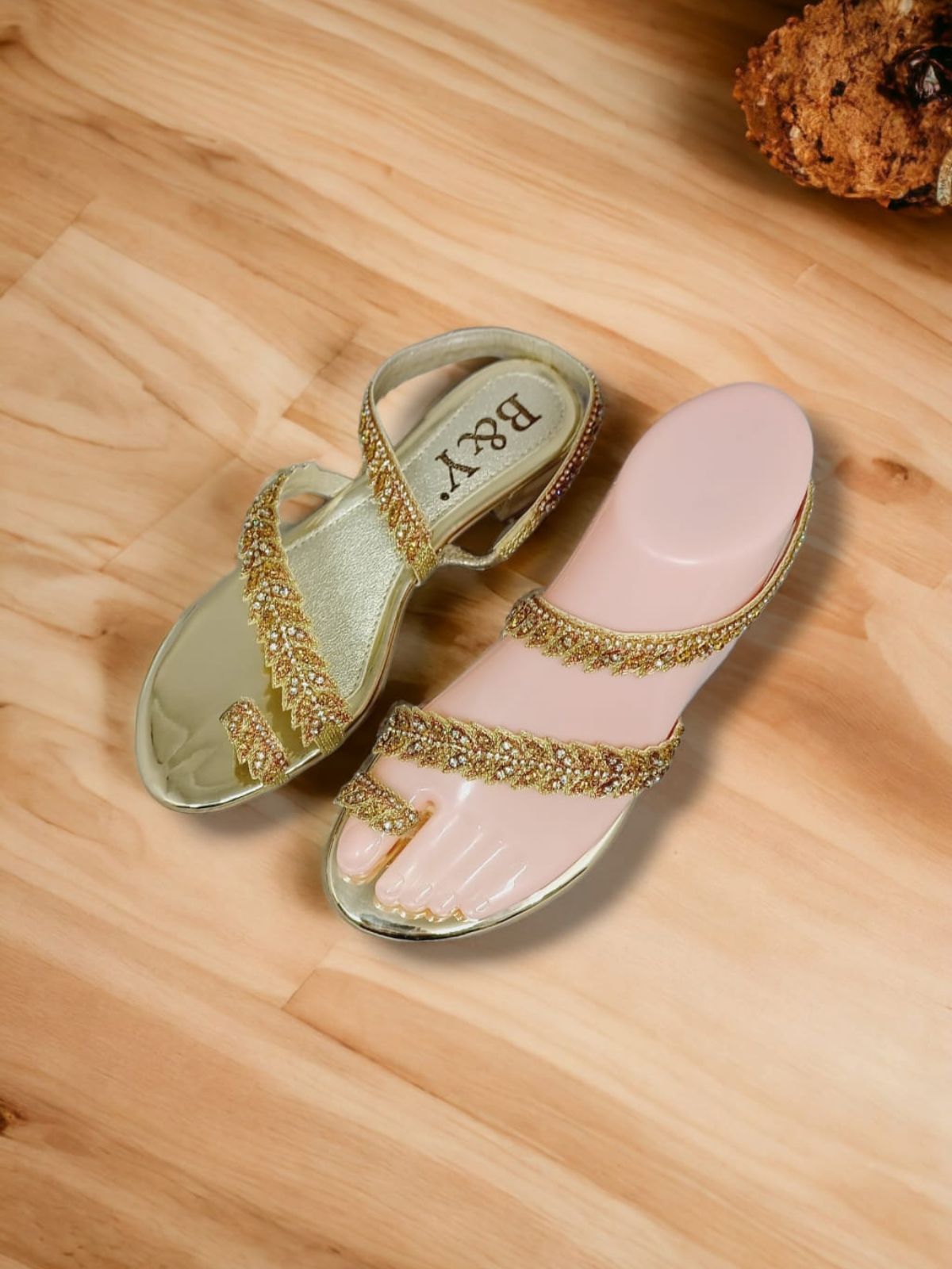 Sandália 9333 Dourado Com Salto Bloco 3cm