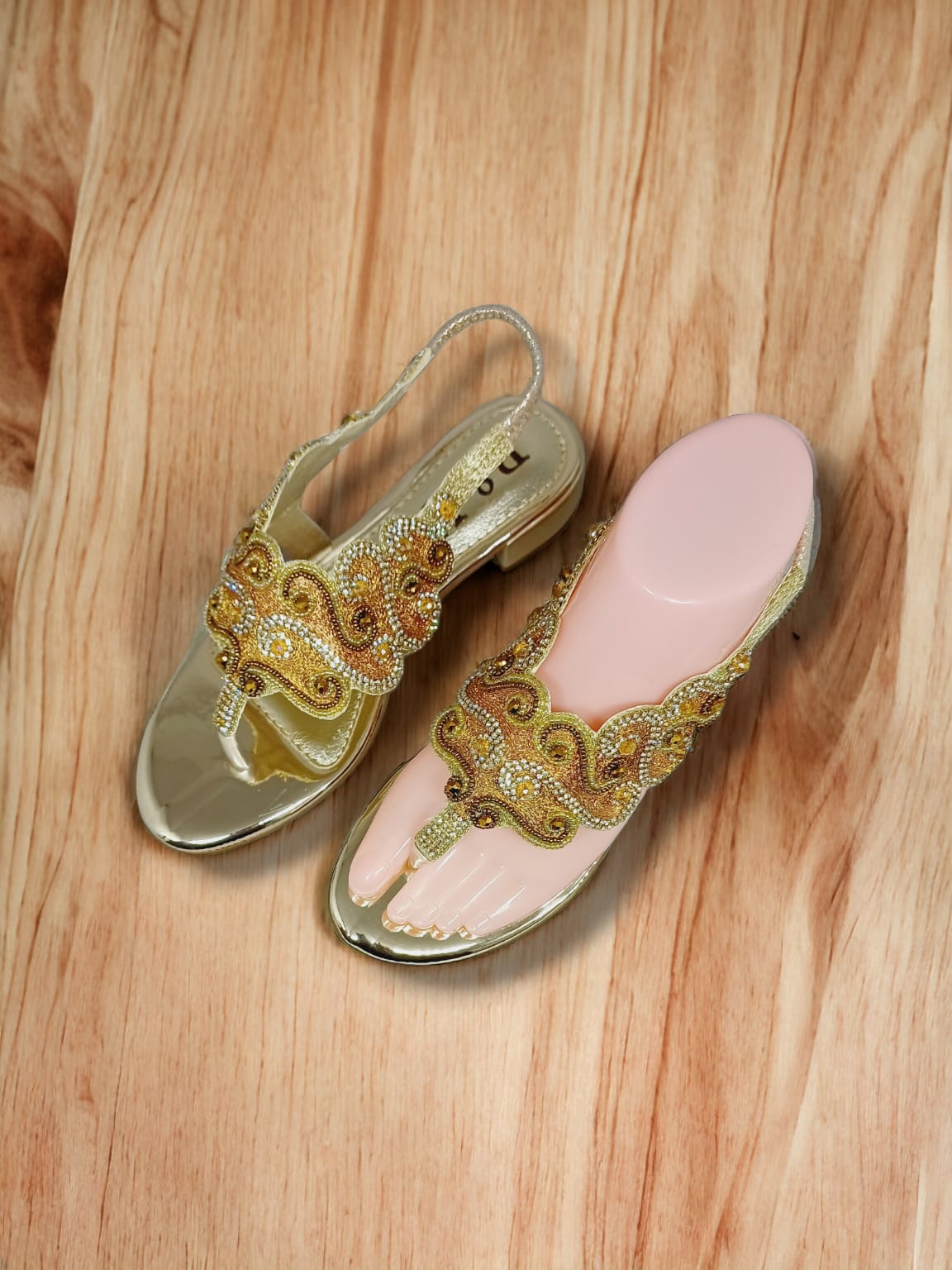 Sandália 9694 Dourado Com Salto Bloco 3cm