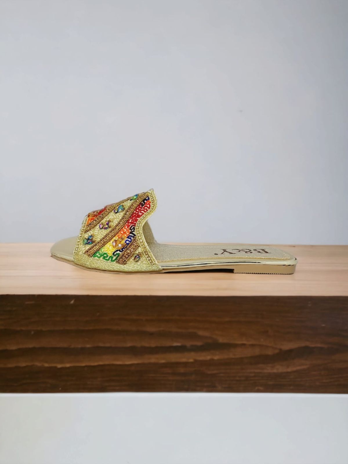 Tamanco 9441 Dourado Sem Salto